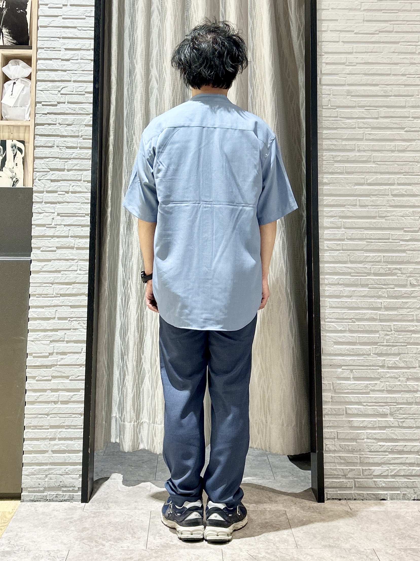 KENJI Iさんの「THE SHOP TK｜LITE TEX バンドカラー半袖シャツ 接触冷感/吸水速乾/UVカット/アンチピリング/イージーケ」を使ったコーディネート