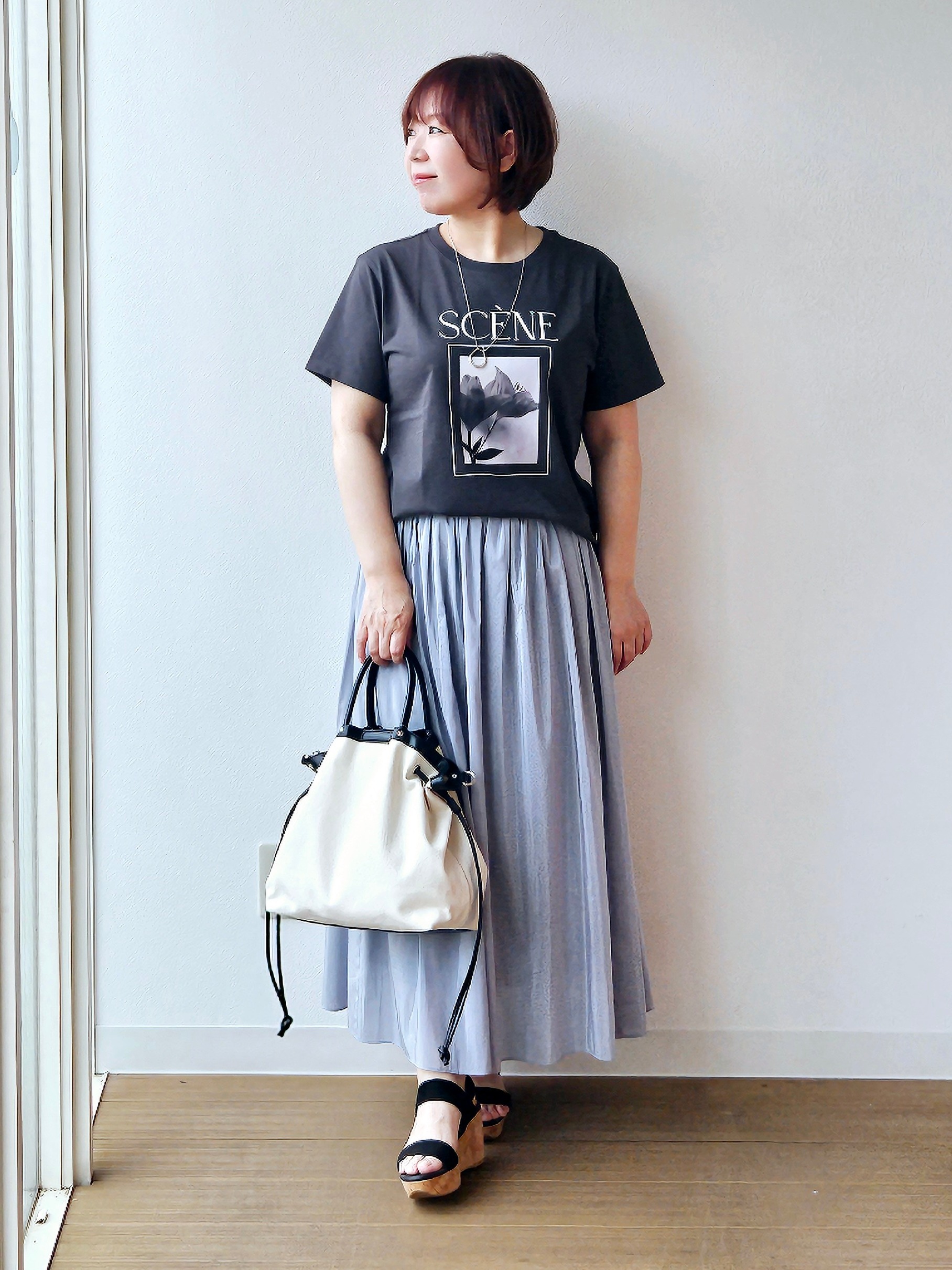 やじまさんの「UNTITLED｜【古畑星夏さん着用/ロゴ/プリント】グラフィックTシャツ」を使ったコーディネート