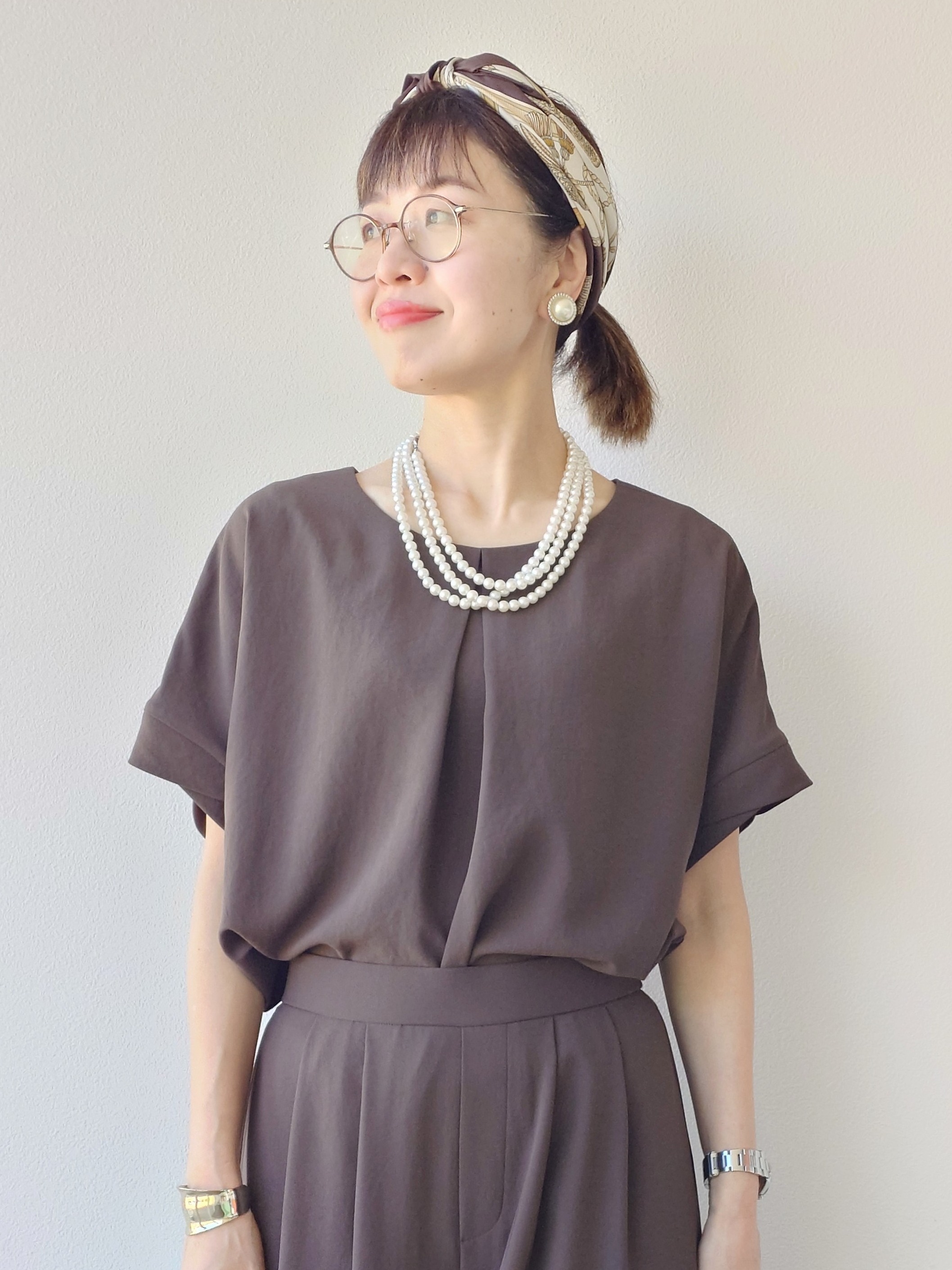 MUTSUKOさんの「UNTITLED｜【前後2WAY/はっ水/セットアップ可】リラクシーフレンチスリーブブラウス」を使ったコーディネート