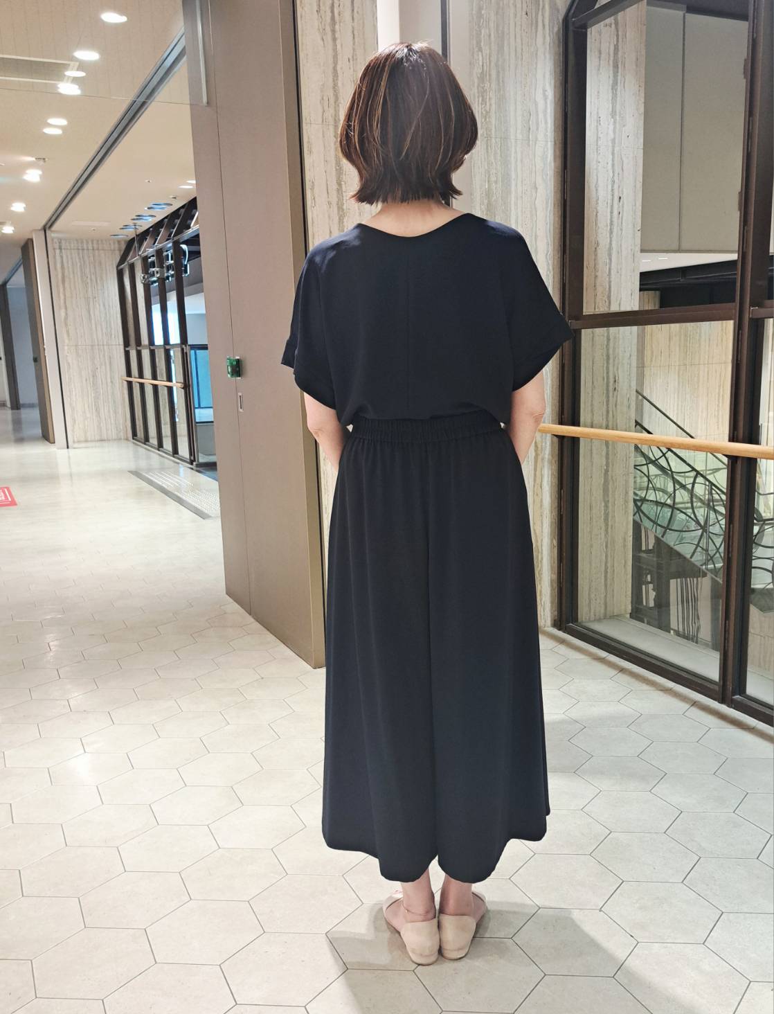 姉さんさんの「UNTITLED｜【前後2WAY/はっ水/セットアップ可】リラクシーフレンチスリーブブラウス」を使ったコーディネート