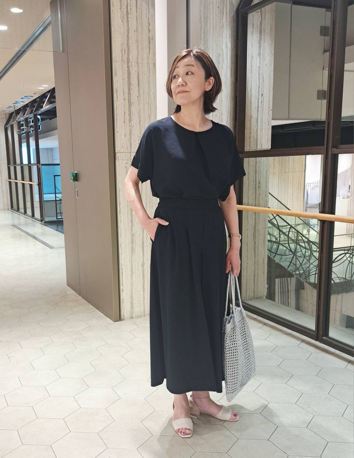 姉さんさんの「UNTITLED｜【前後2WAY/はっ水/セットアップ可】リラクシーフレンチスリーブブラウス」を使ったコーディネート