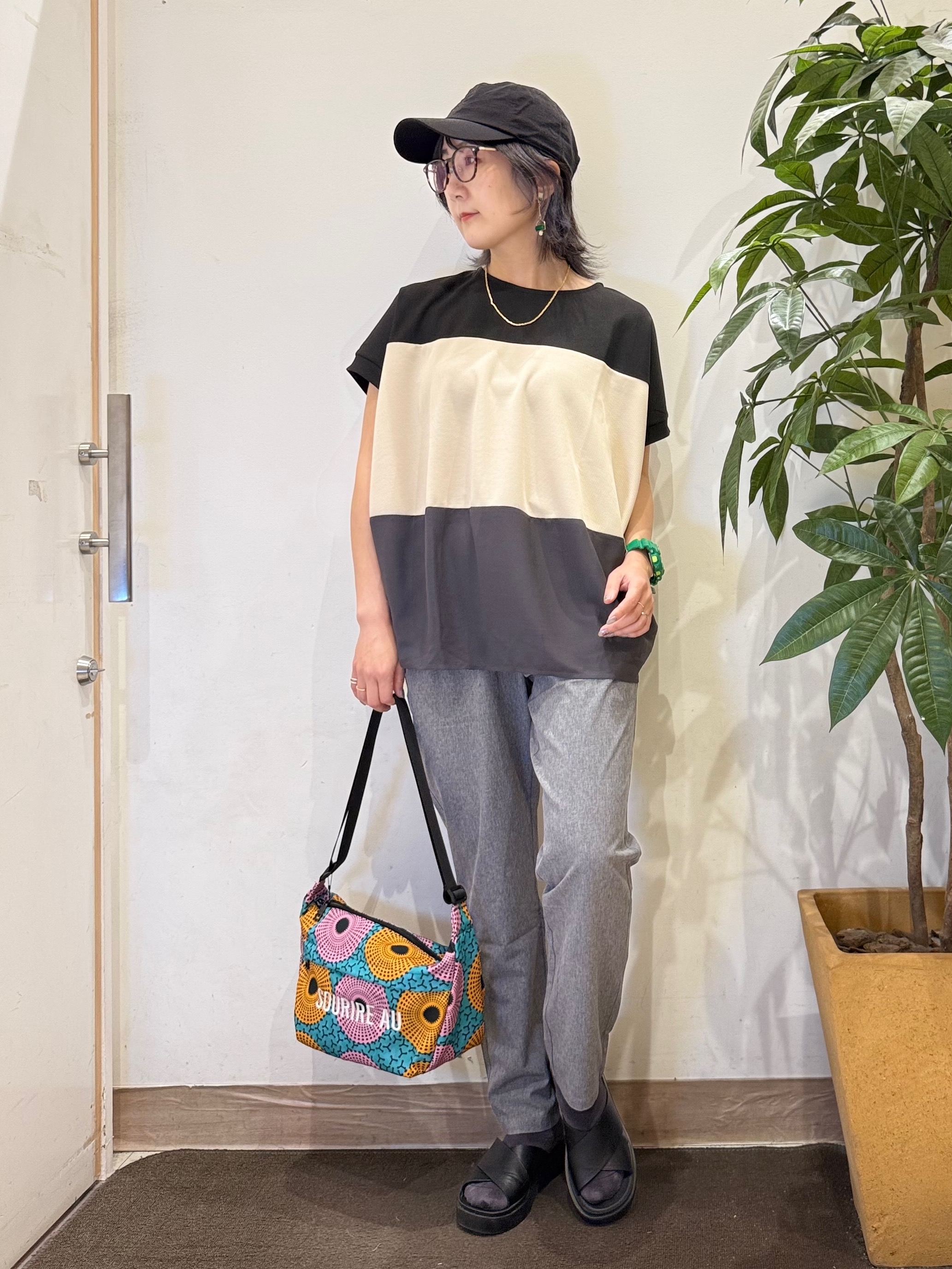 misakiさんの「SHOO･LA･RUE｜【S-LL/洗濯機可/体型カバー】1枚で主役になる 3段切替 ドルマンＴシャツ」を使ったコーディネート