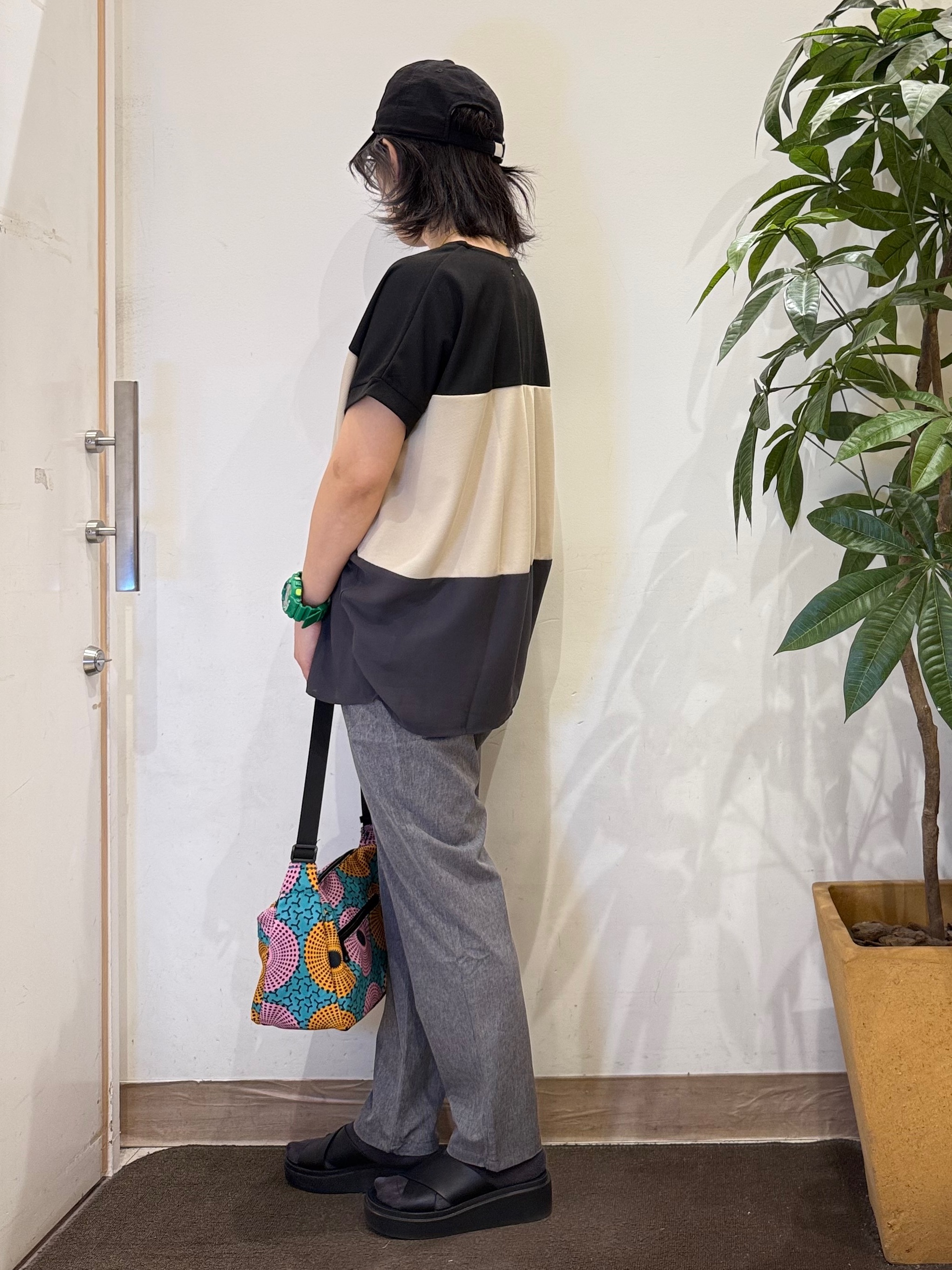 misakiさんの「SHOO･LA･RUE｜【S-LL/洗濯機可/体型カバー】1枚で主役になる 3段切替 ドルマンＴシャツ」を使ったコーディネート