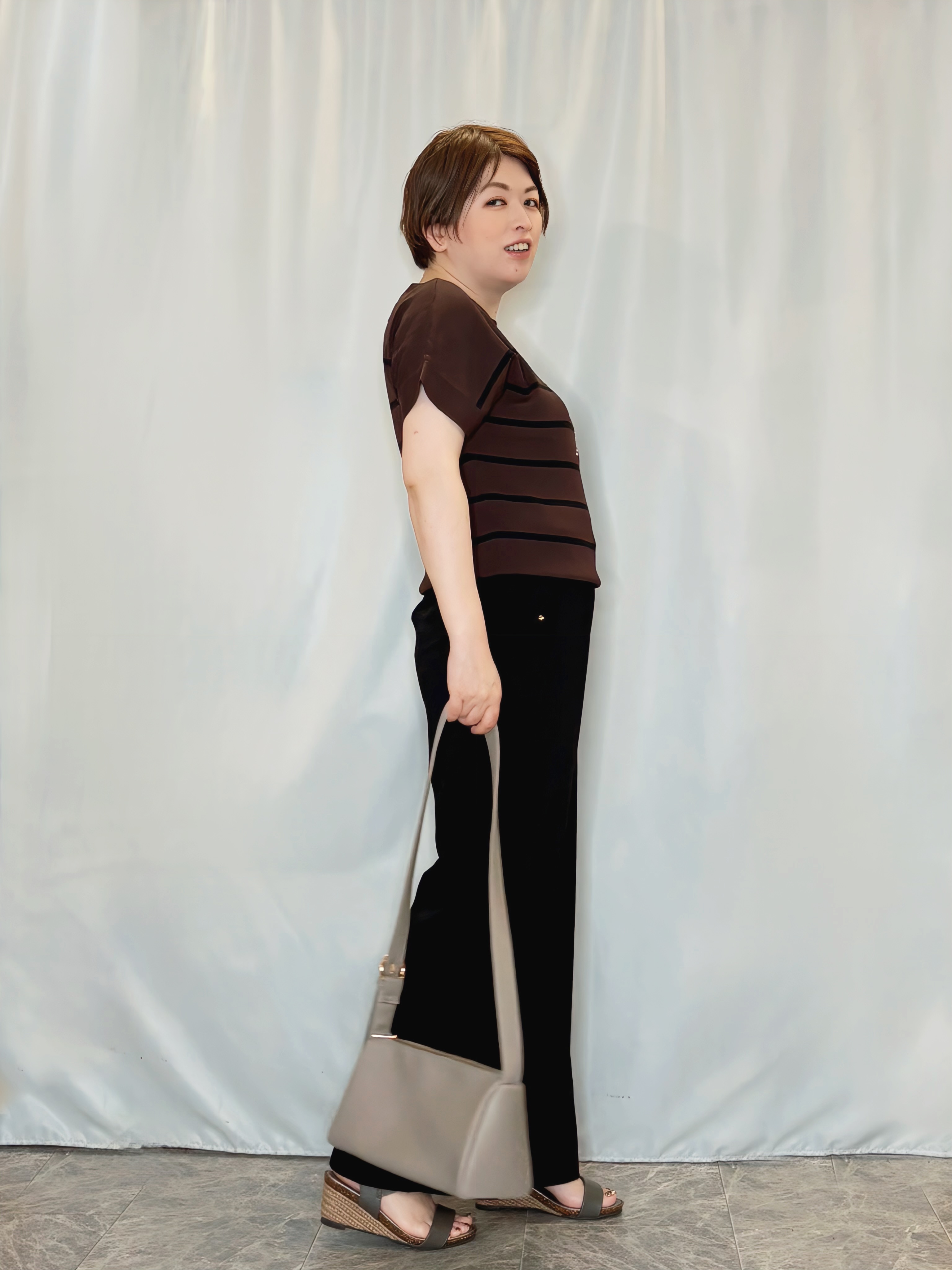たみさんの「SHOO･LA･RUE｜【毎日洗える/ひんやり/UV/S-LL】二の腕隠れる さらっとドルマン半袖ニット」を使ったコーディネート