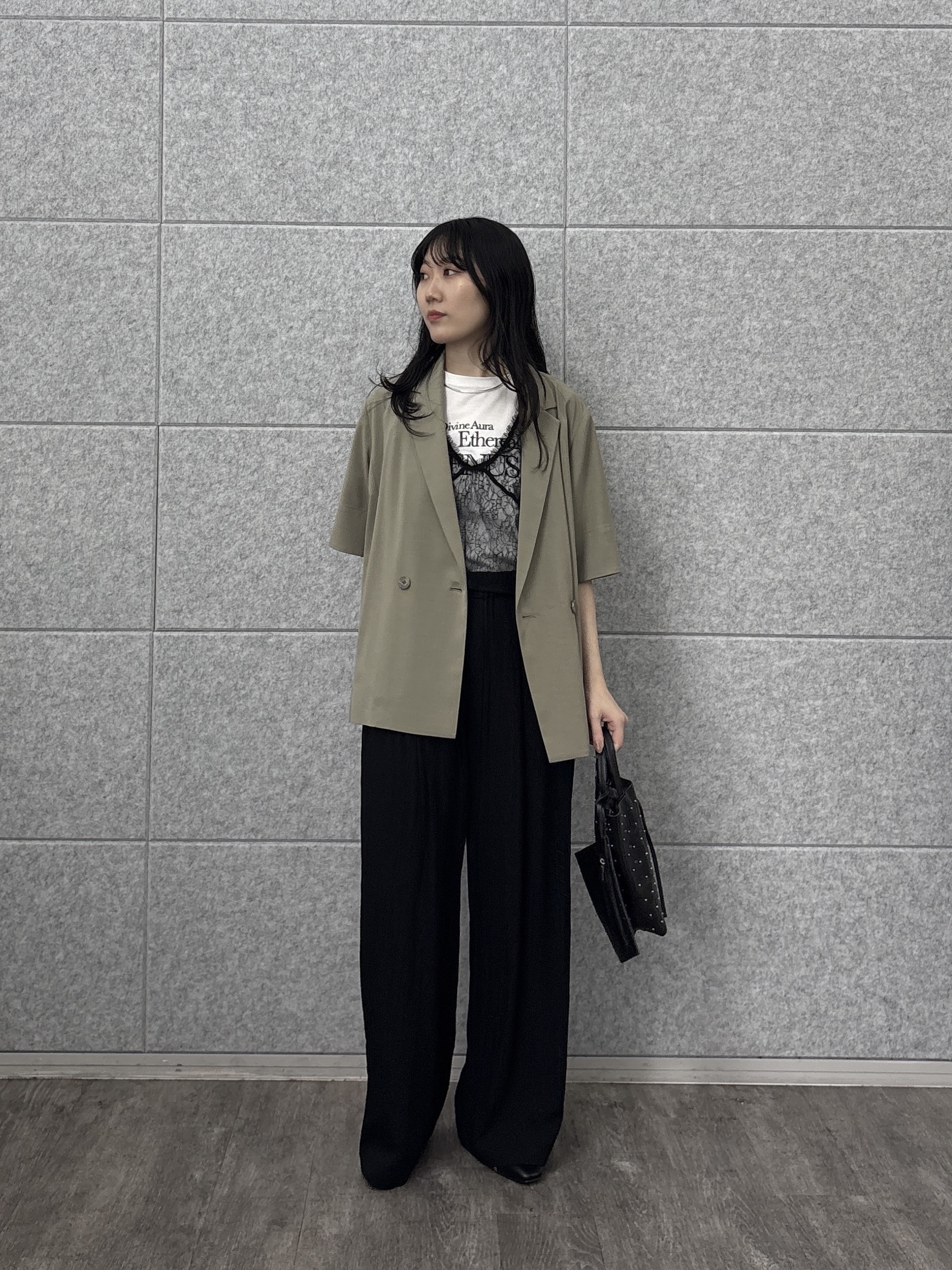 rinaさんの「INDIVI｜タイポグラフィTシャツ【接触冷感】」を使ったコーディネート