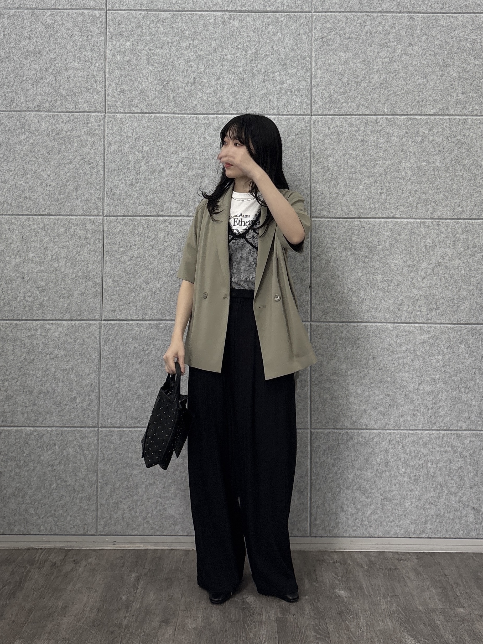 rinaさんの「INDIVI｜タイポグラフィTシャツ【接触冷感】」を使ったコーディネート