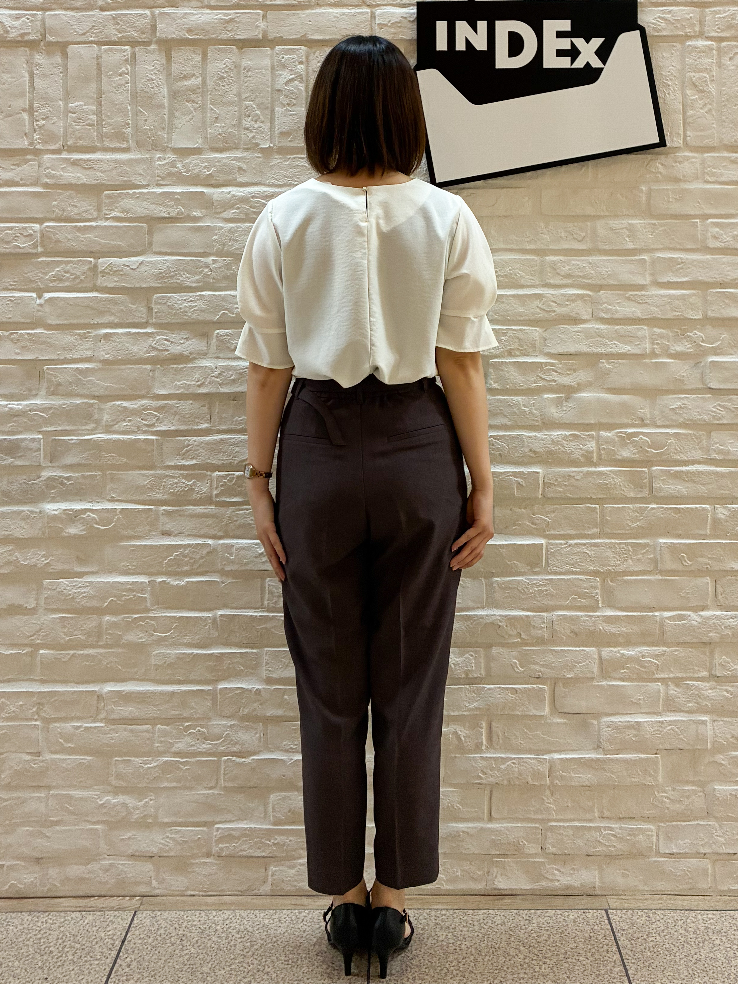 mihaさんの「index｜【接触冷感】タックパフスリーブブラウス《吸水速乾／防シワ／洗濯機OK／XS～3L／6col》」を使ったコーディネート