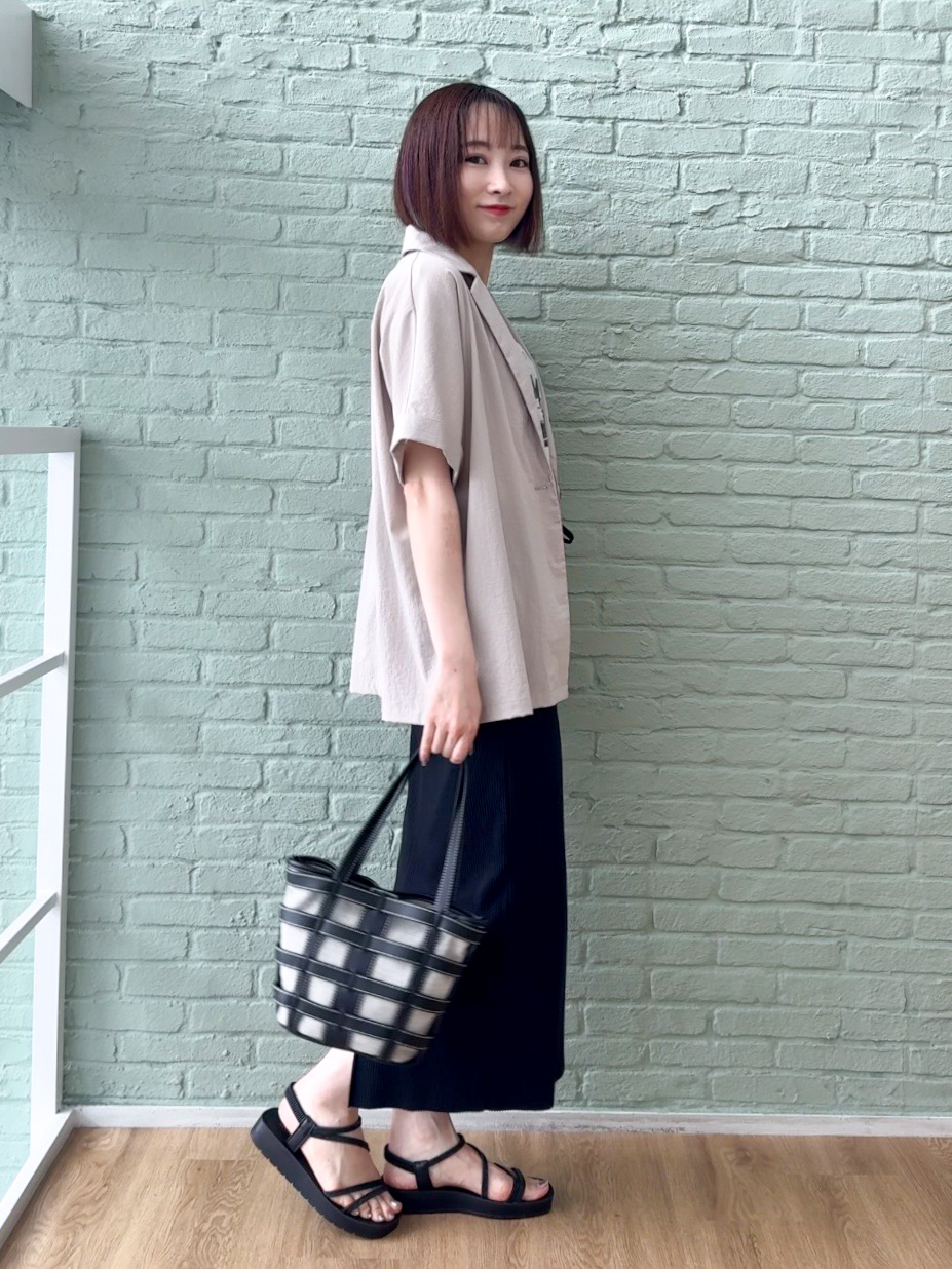 𝐜𝐡𝐢𝐤𝐚さんの「SHOO･LA･RUE｜【高レビュー/洗濯機可/セットアップ可】軽凛(かろりん) ひんやり半袖ジャケット」を使ったコーディネート