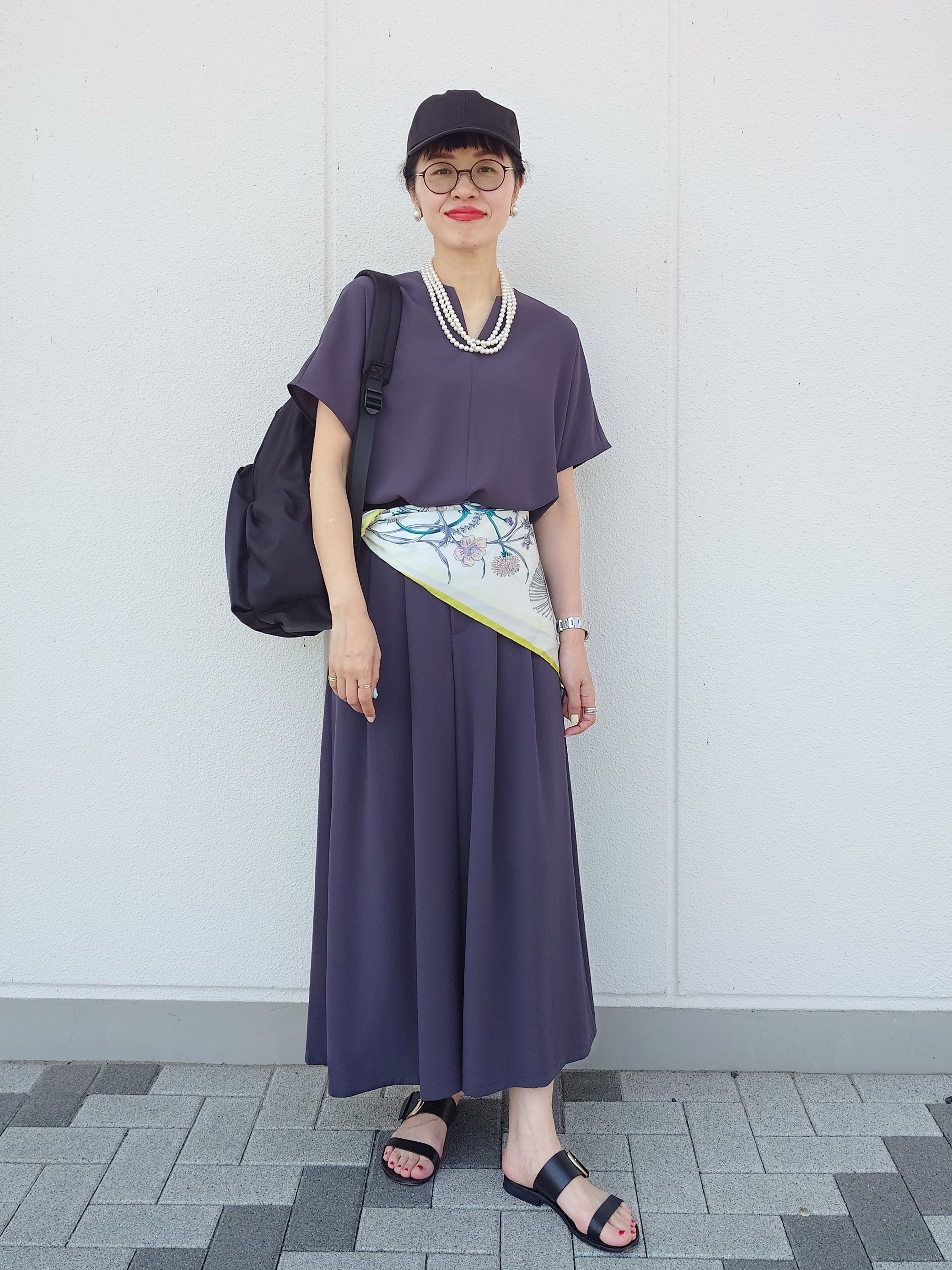 MUTSUKOさんの「UNTITLED｜【UV/接触冷感/セットアップ可】リラクシーキーVネックブラウス」を使ったコーディネート