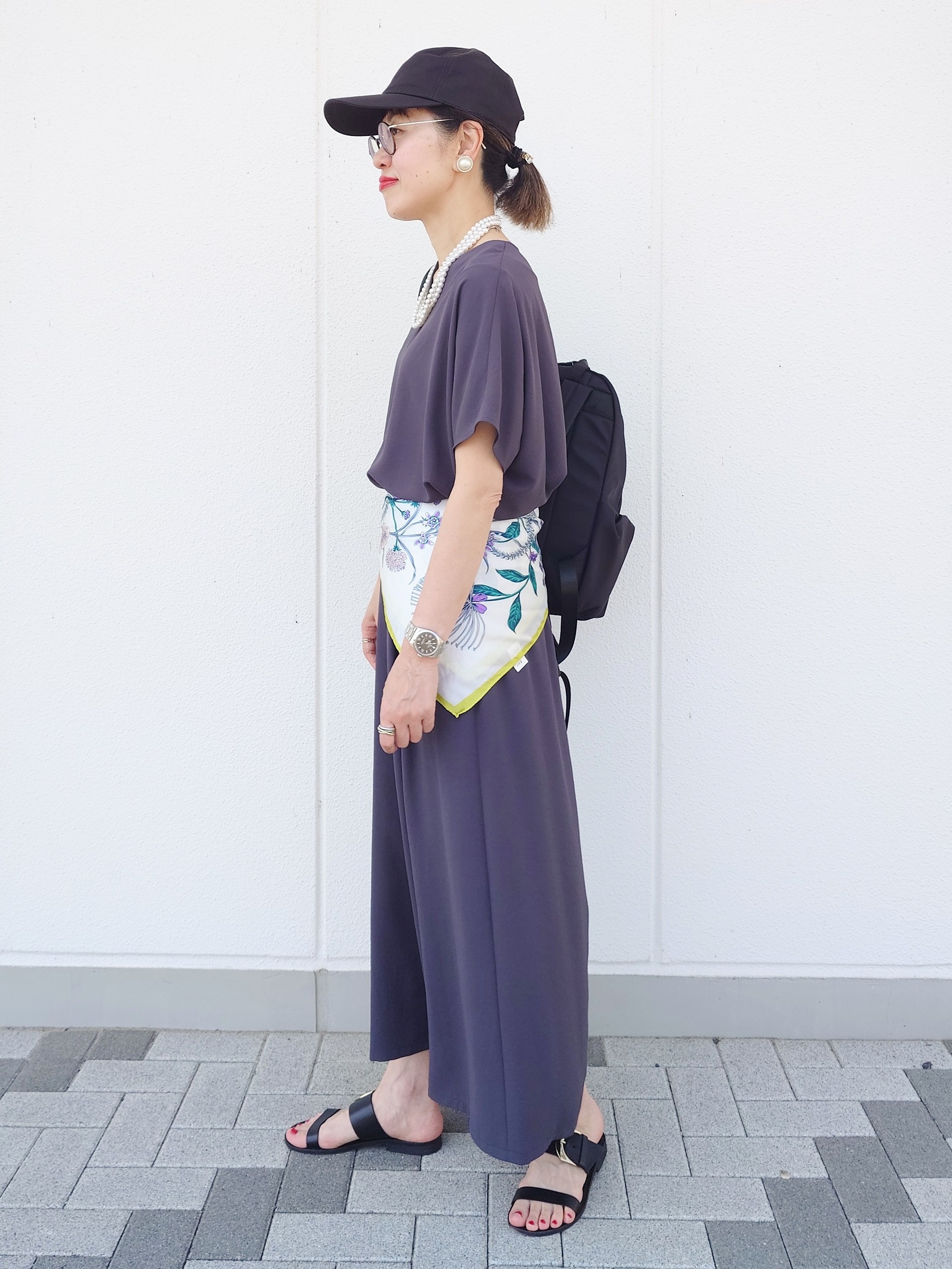 MUTSUKOさんの「UNTITLED｜【UV/接触冷感/セットアップ可】リラクシーキーVネックブラウス」を使ったコーディネート