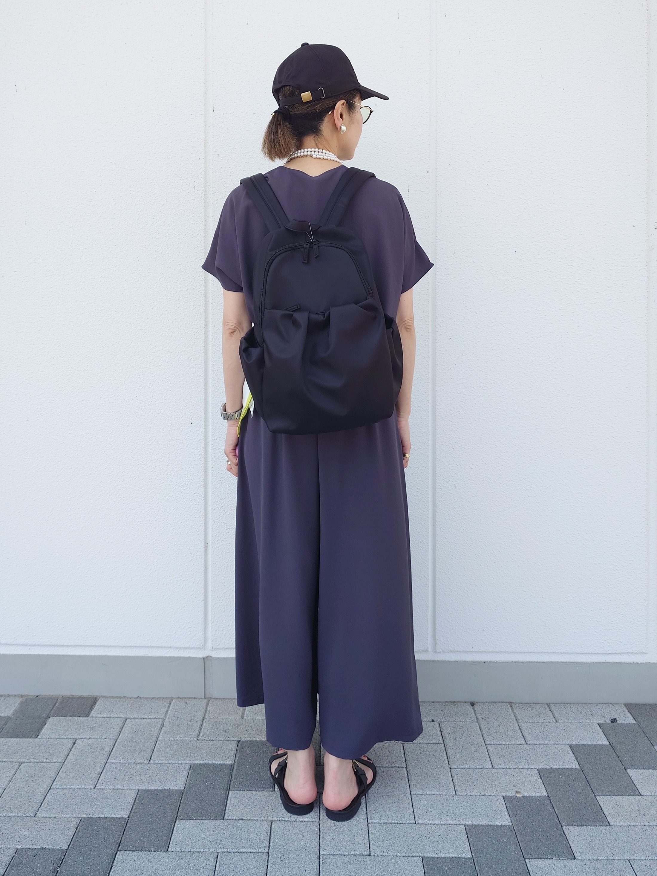 MUTSUKOさんの「UNTITLED｜【UV/接触冷感/セットアップ可】リラクシーキーVネックブラウス」を使ったコーディネート