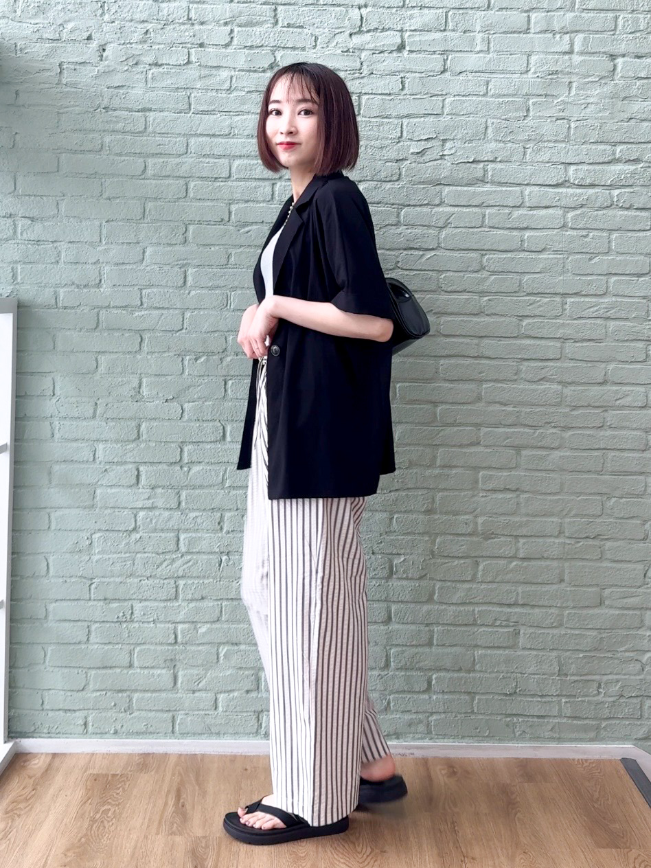𝐜𝐡𝐢𝐤𝐚さんの「SHOO･LA･RUE｜【高レビュー/洗濯機可/セットアップ可】軽凛(かろりん) ひんやり半袖ジャケット」を使ったコーディネート