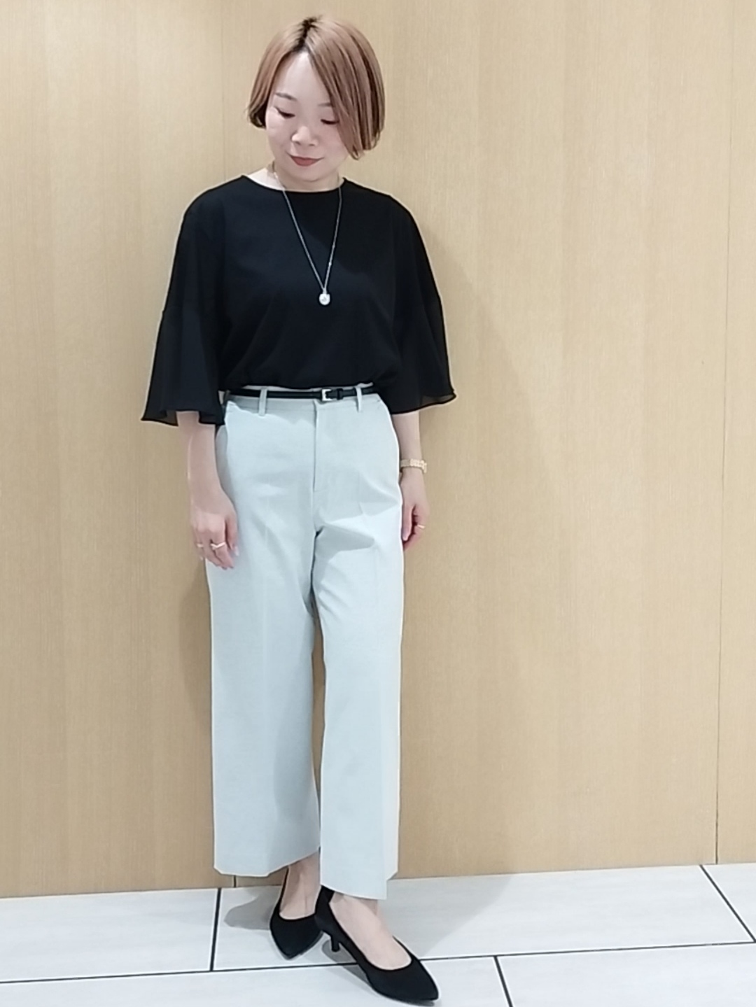 s u g iさんの「UNTITLED｜【洗える/華奢見え】袖シアープルオーバー」を使ったコーディネート