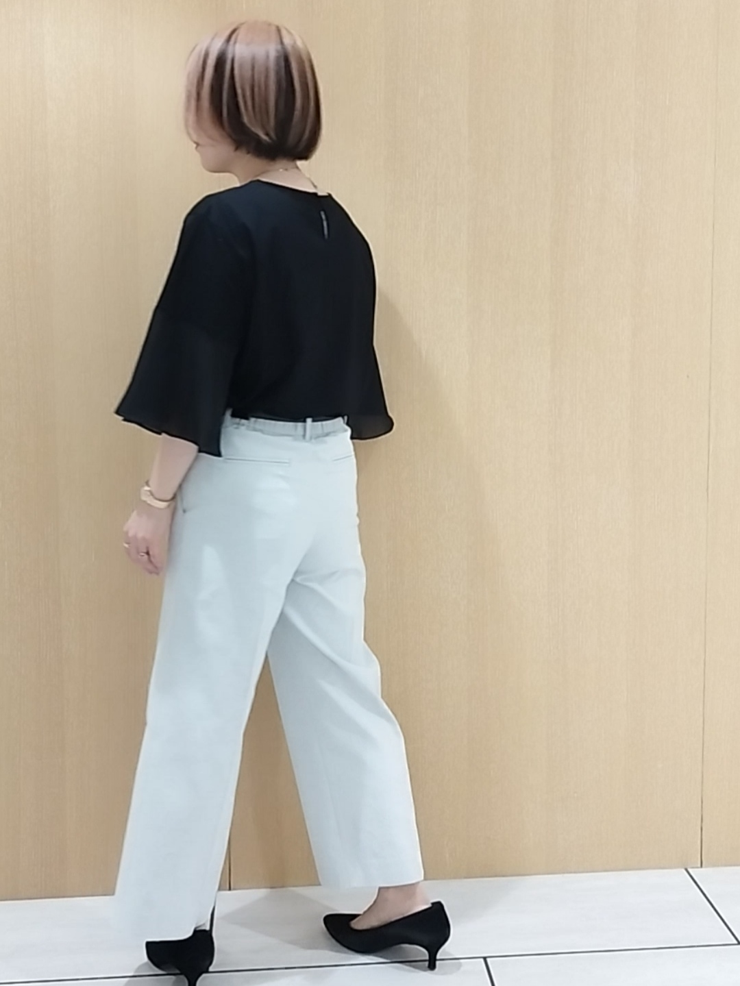 s u g iさんの「UNTITLED｜【洗える/華奢見え】袖シアープルオーバー」を使ったコーディネート