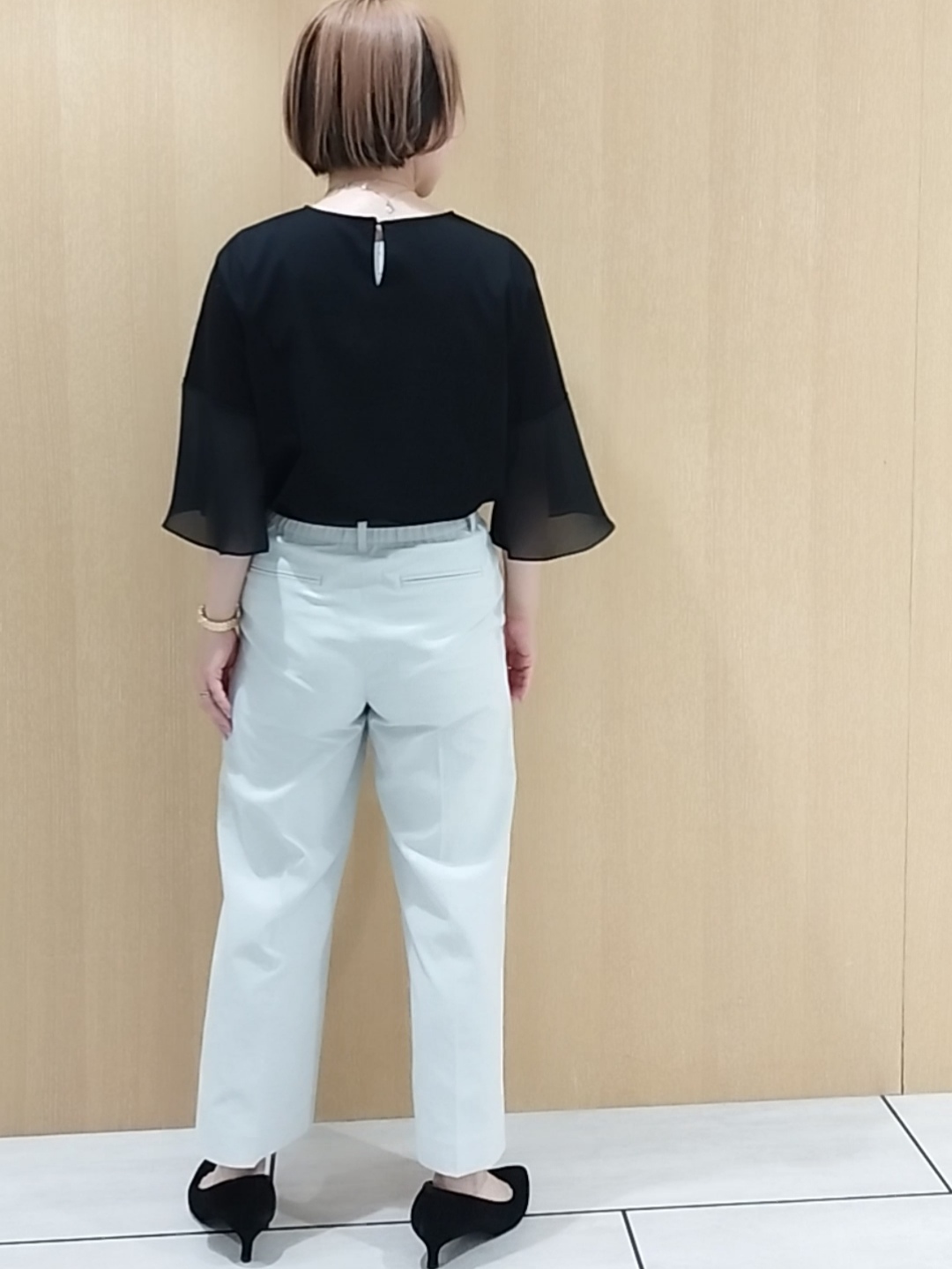 s u g iさんの「UNTITLED｜【洗える/華奢見え】袖シアープルオーバー」を使ったコーディネート
