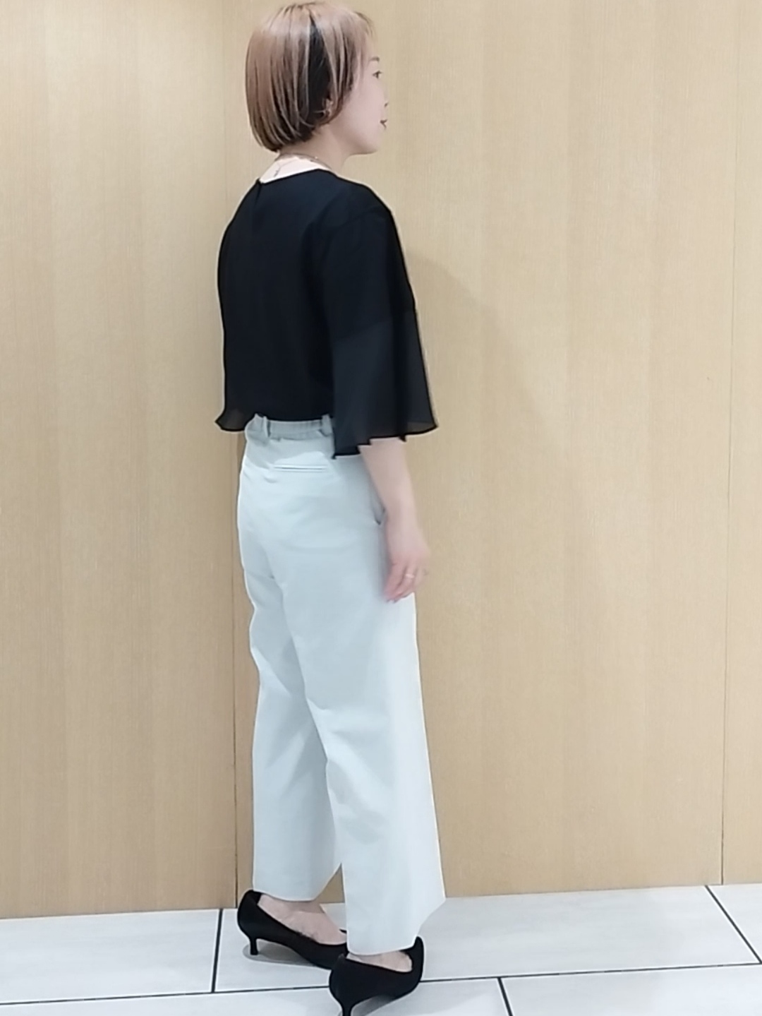 s u g iさんの「UNTITLED｜【洗える/華奢見え】袖シアープルオーバー」を使ったコーディネート