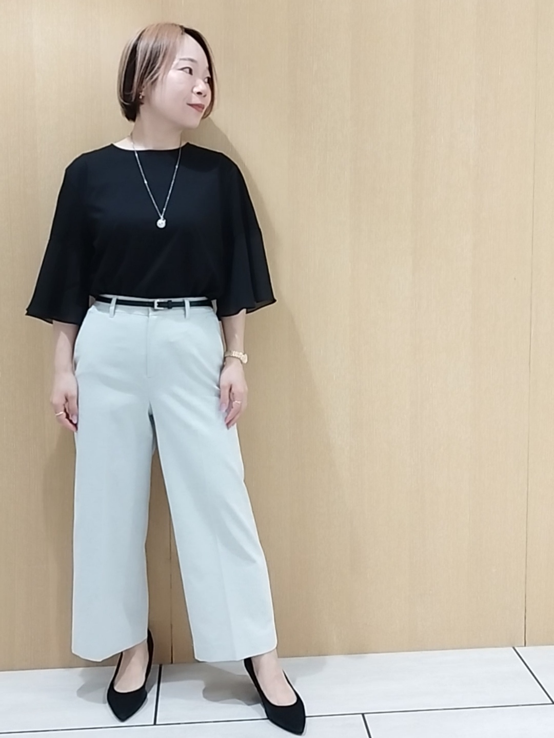 s u g iさんの「UNTITLED｜【洗える/華奢見え】袖シアープルオーバー」を使ったコーディネート