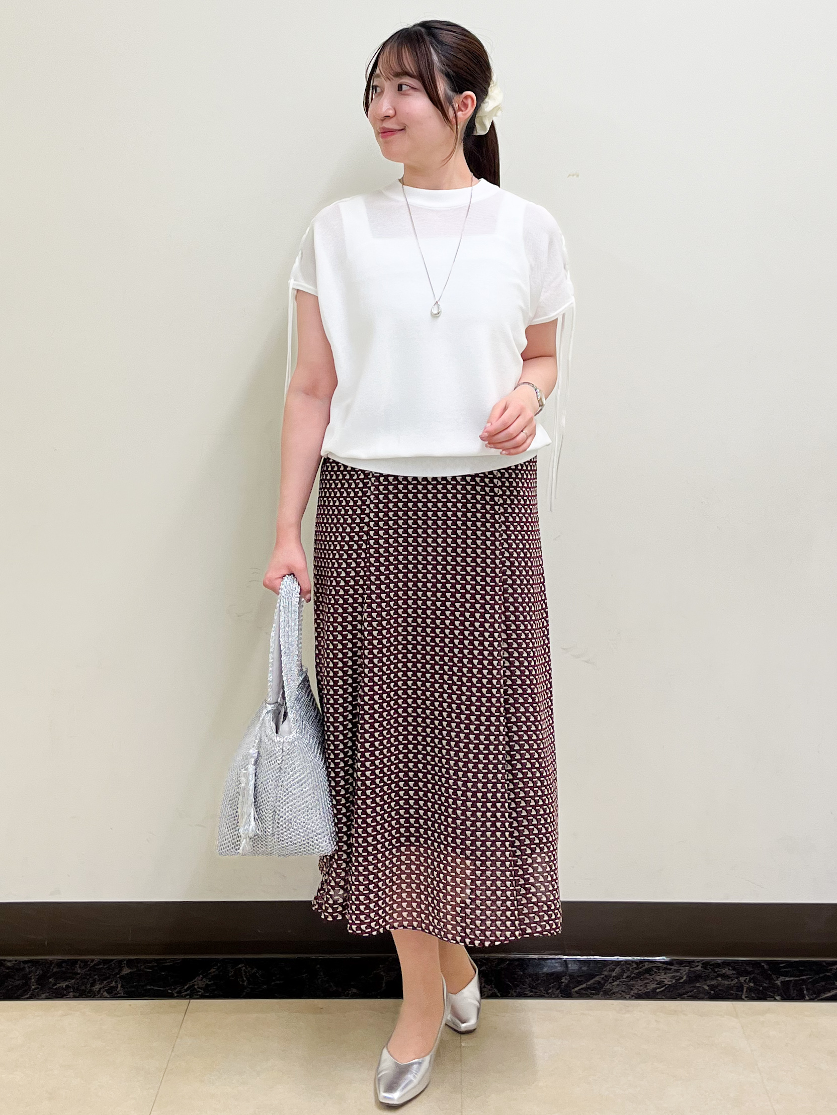 mikikoさんの「Reflect｜レースアップスリーブデザインニット」を使ったコーディネート