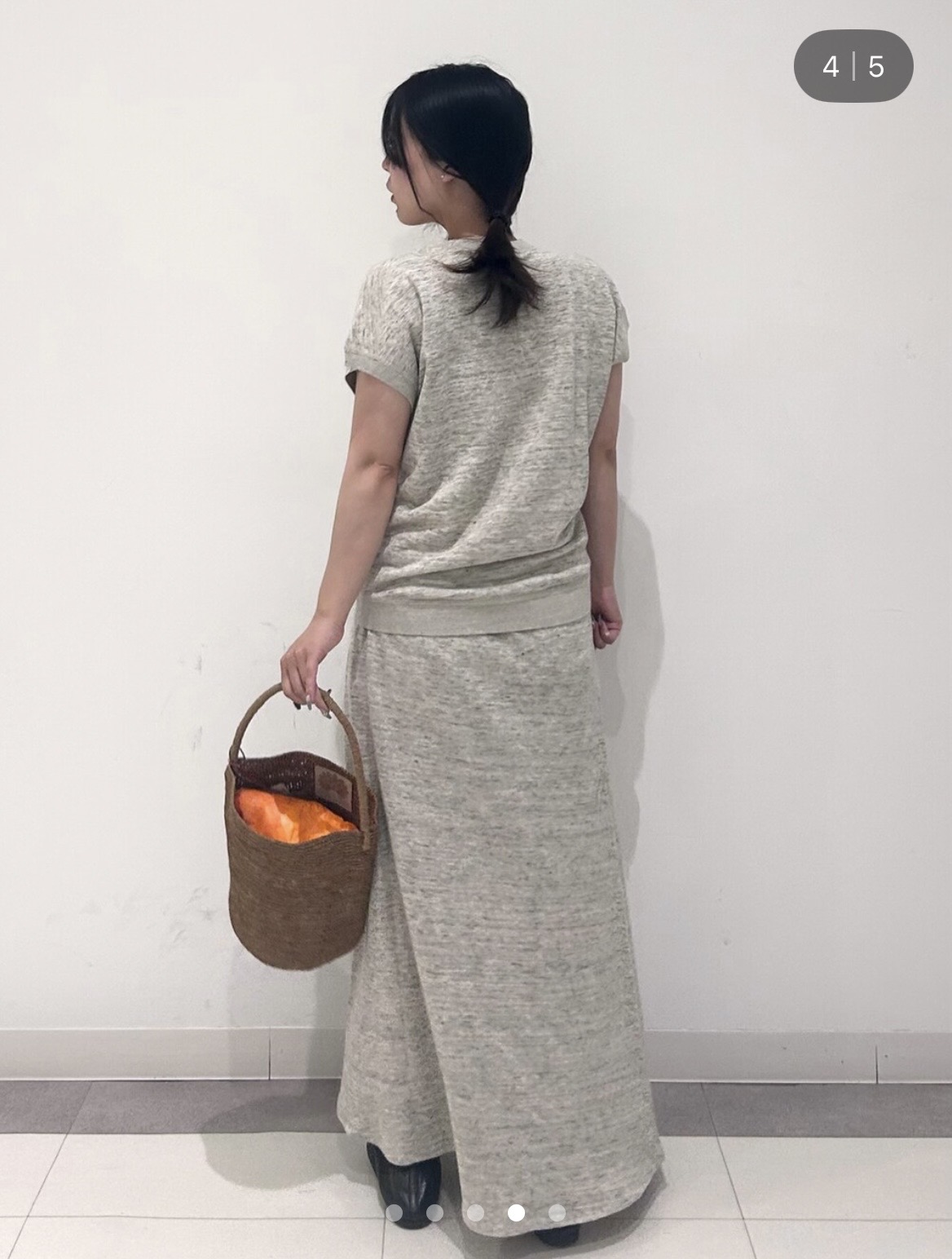 とりみさんの「DRESSTERIOR｜【ウォッシャブル／セットアップ可】リネン混裏毛フレンチプルオーバー」を使ったコーディネート