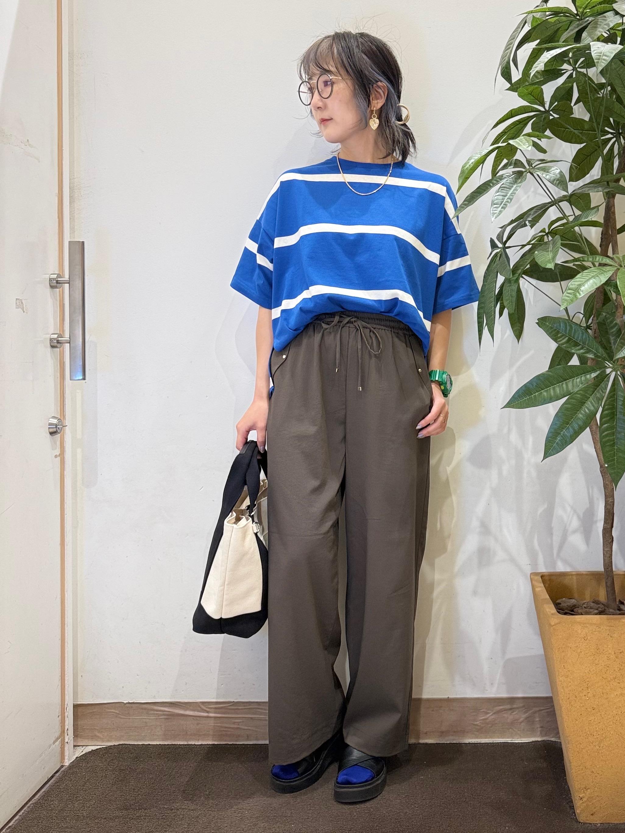 misakiさんの「SHOO･LA･RUE｜【ひんやり/S-LL】涼しげで爽やか 太ボーダー斜め切り替えTシャツ」を使ったコーディネート