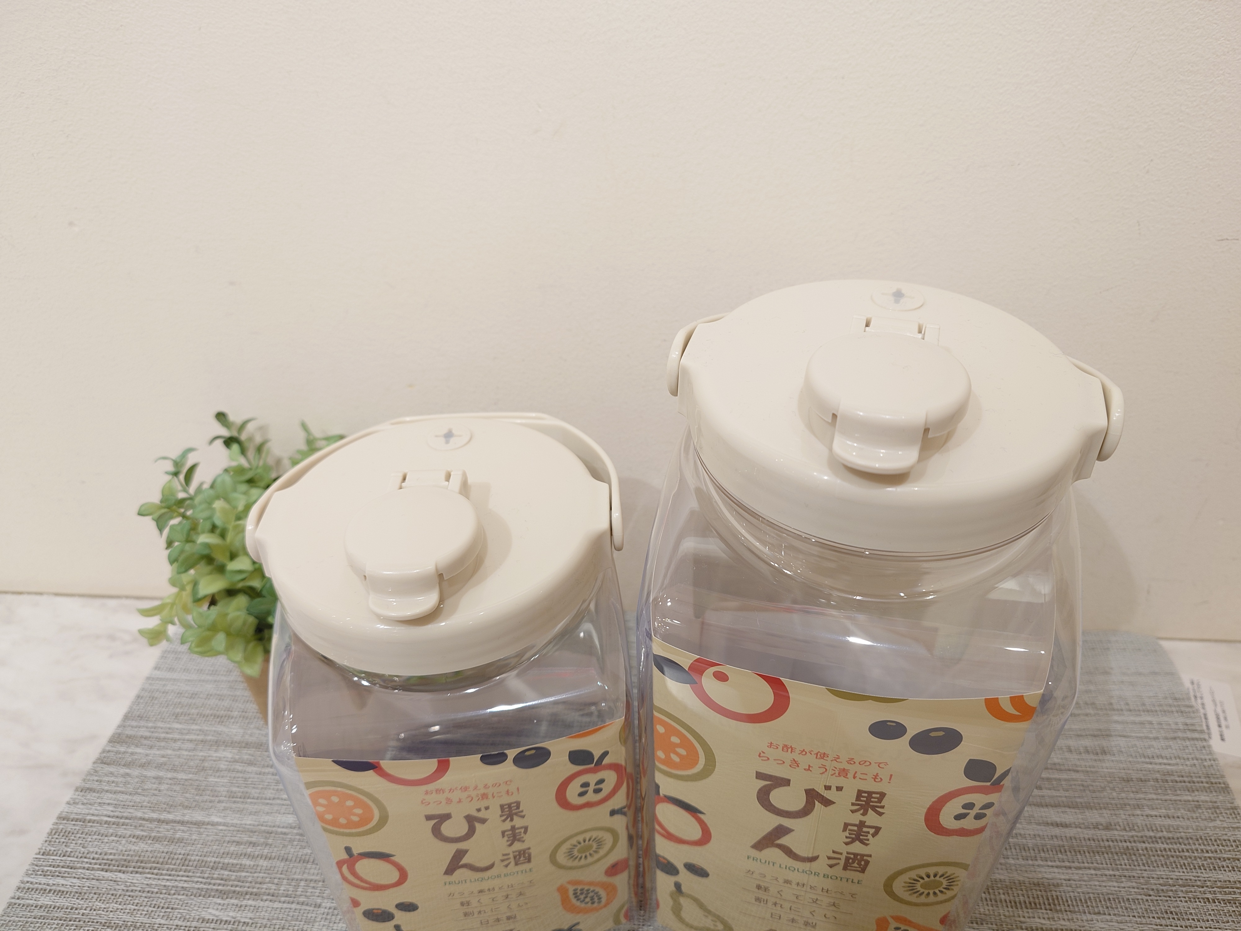 ミズさんの「212 KITCHEN STORE｜樹脂製 果実酒びん 角型 4.0L」を使ったコーディネート