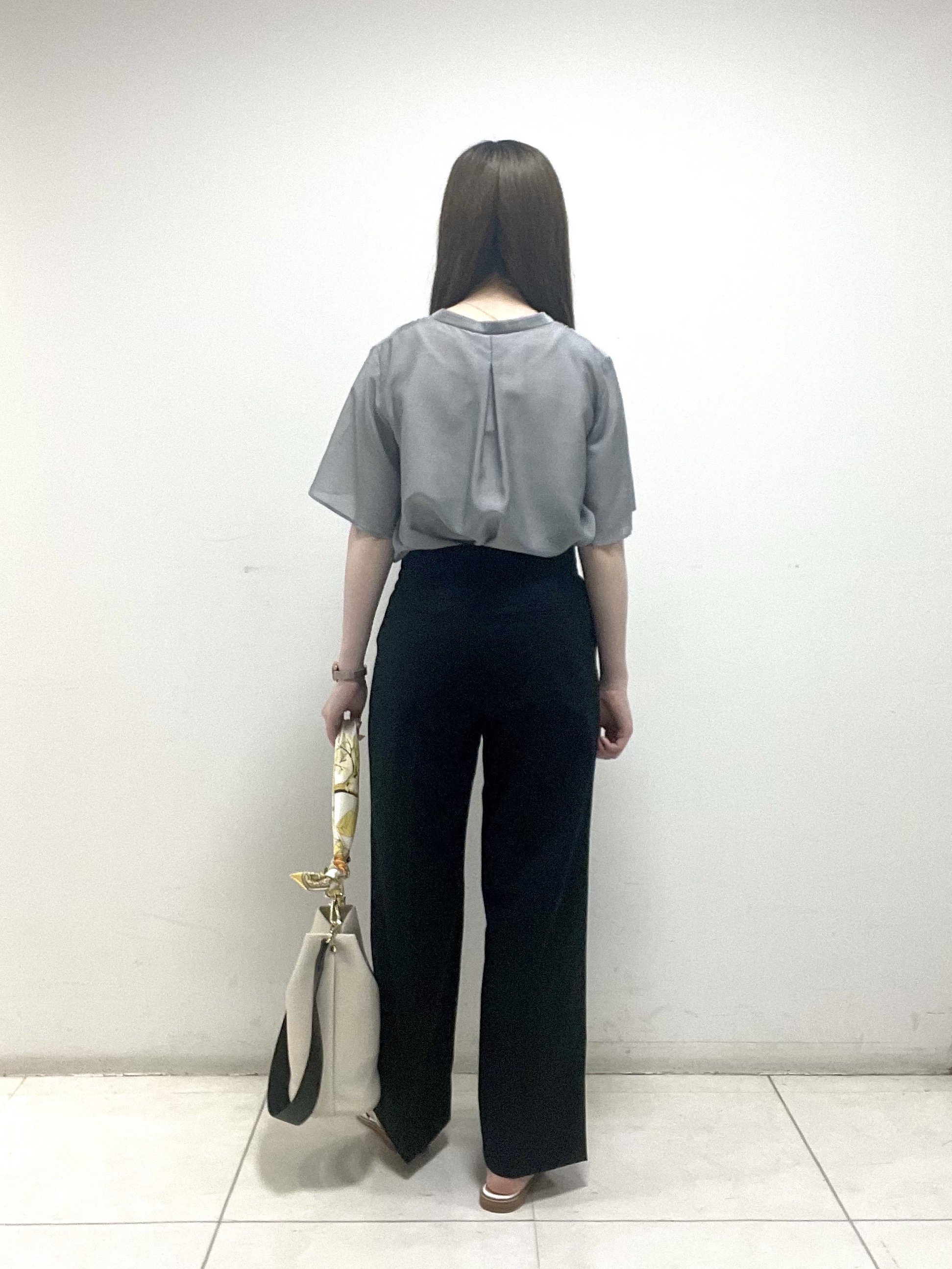 mさんの「INDIVI｜【接触冷感/洗える】シアーシャンブレーピンタックブラウス」を使ったコーディネート