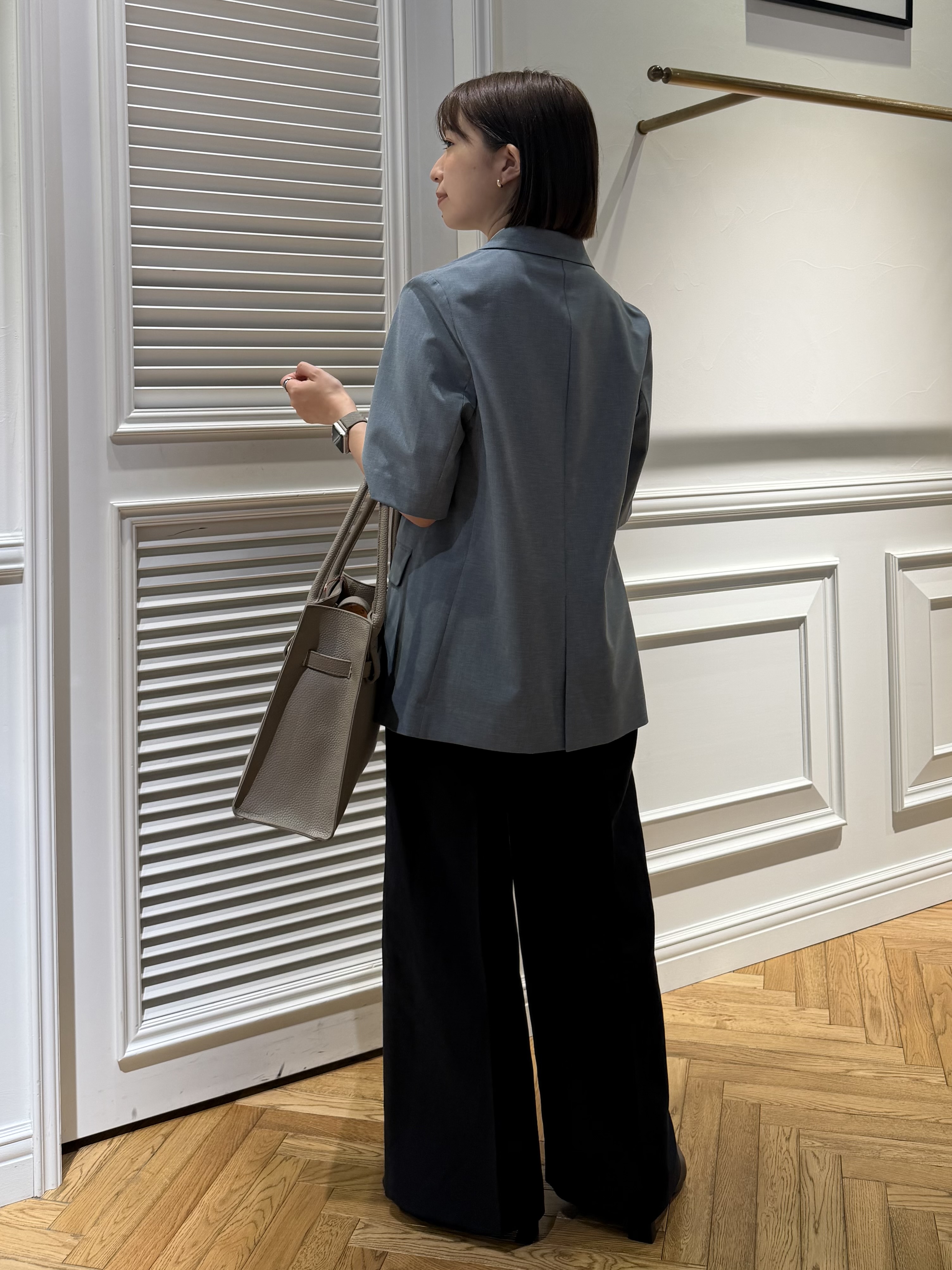 つじ まこさんの「DRESSTERIOR｜【ウォッシャブル】コットンシルクハーフスリーブニット」を使ったコーディネート