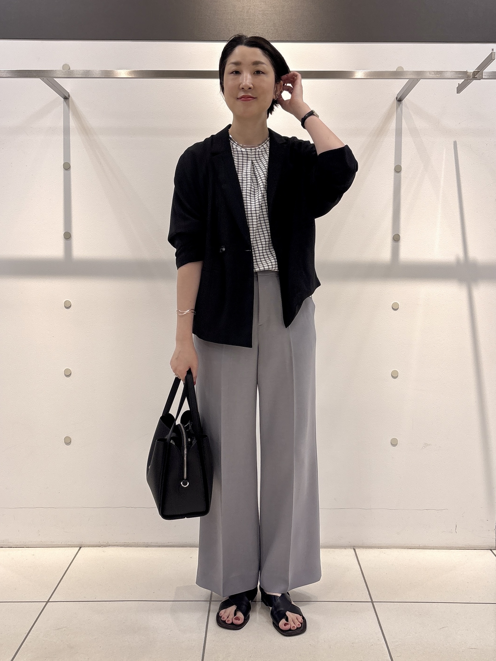 yuriさんの「INDIVI｜【UVケア／吸汗速乾】チェック柄タックボリュームスリーブトップス」を使ったコーディネート