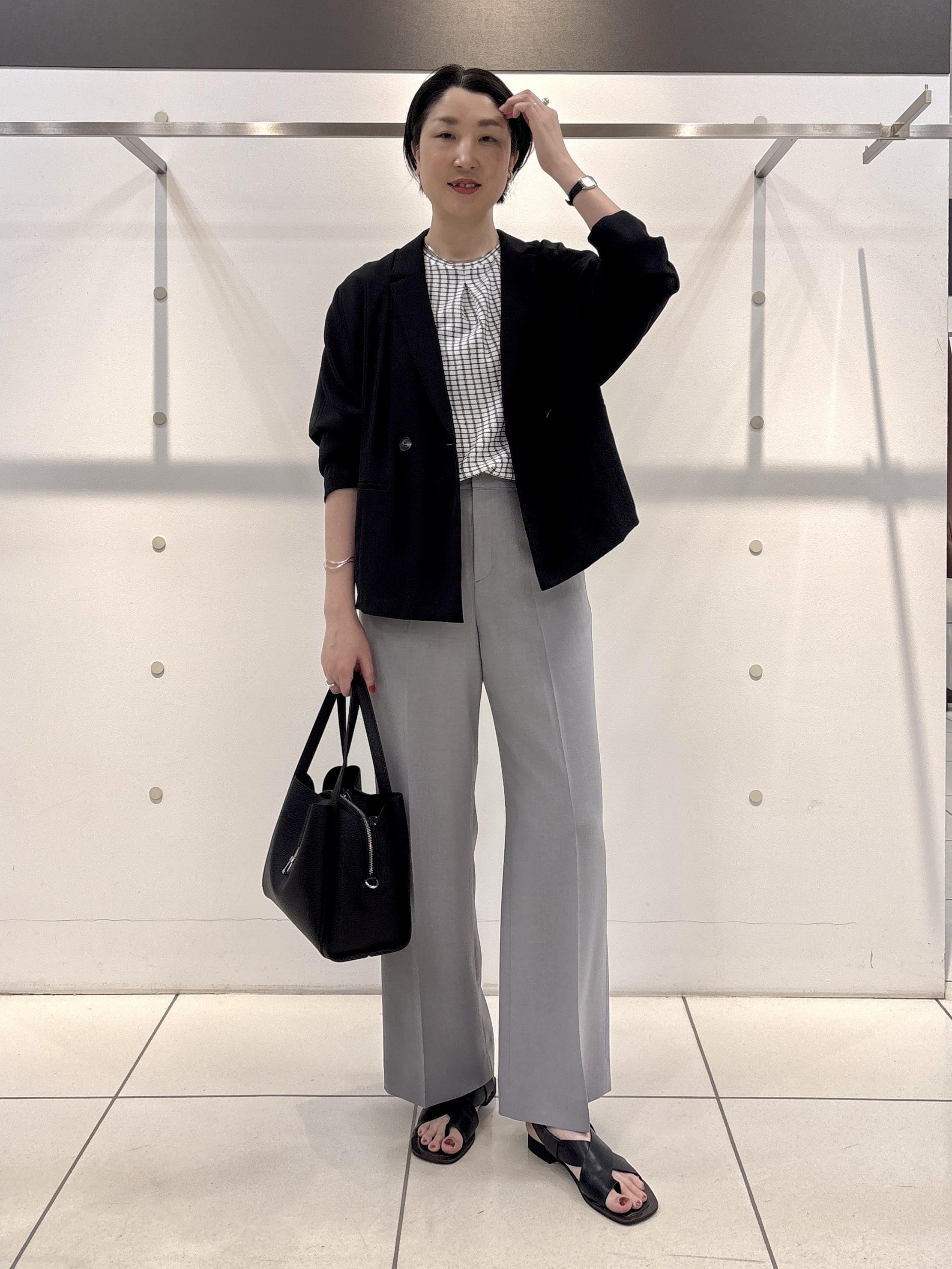 yuriさんの「INDIVI｜【UVケア／吸汗速乾】チェック柄タックボリュームスリーブトップス」を使ったコーディネート