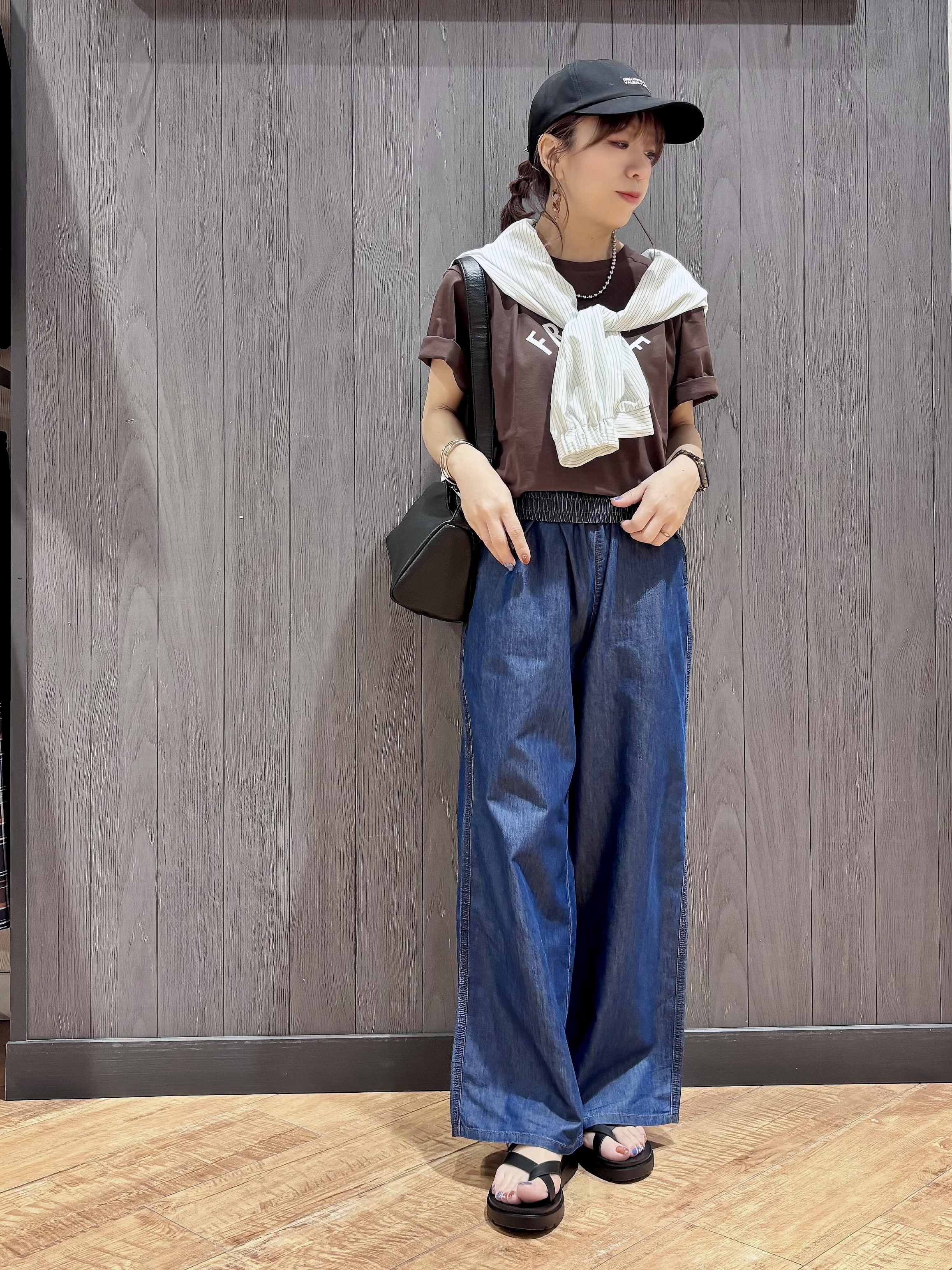 meiさんの「SHOO･LA･RUE｜【ひんやり/UV/吸水速乾/洗濯後しわになりにくい】ラッシュガードにもなる ストライプシャツ」を使ったコーディネート