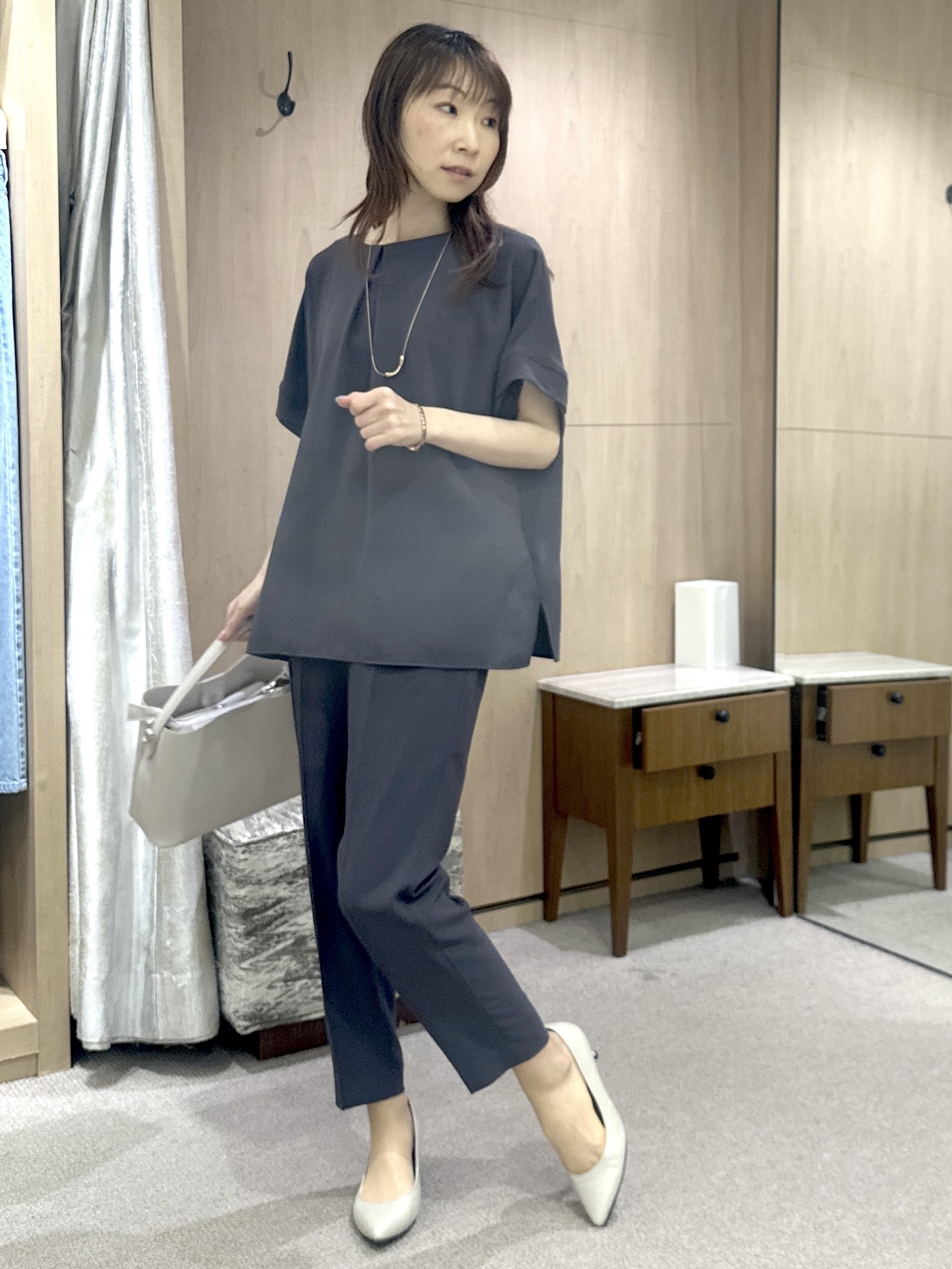 Miwaさんの「UNTITLED｜【前後2WAY/はっ水/セットアップ可】リラクシーフレンチスリーブブラウス」を使ったコーディネート