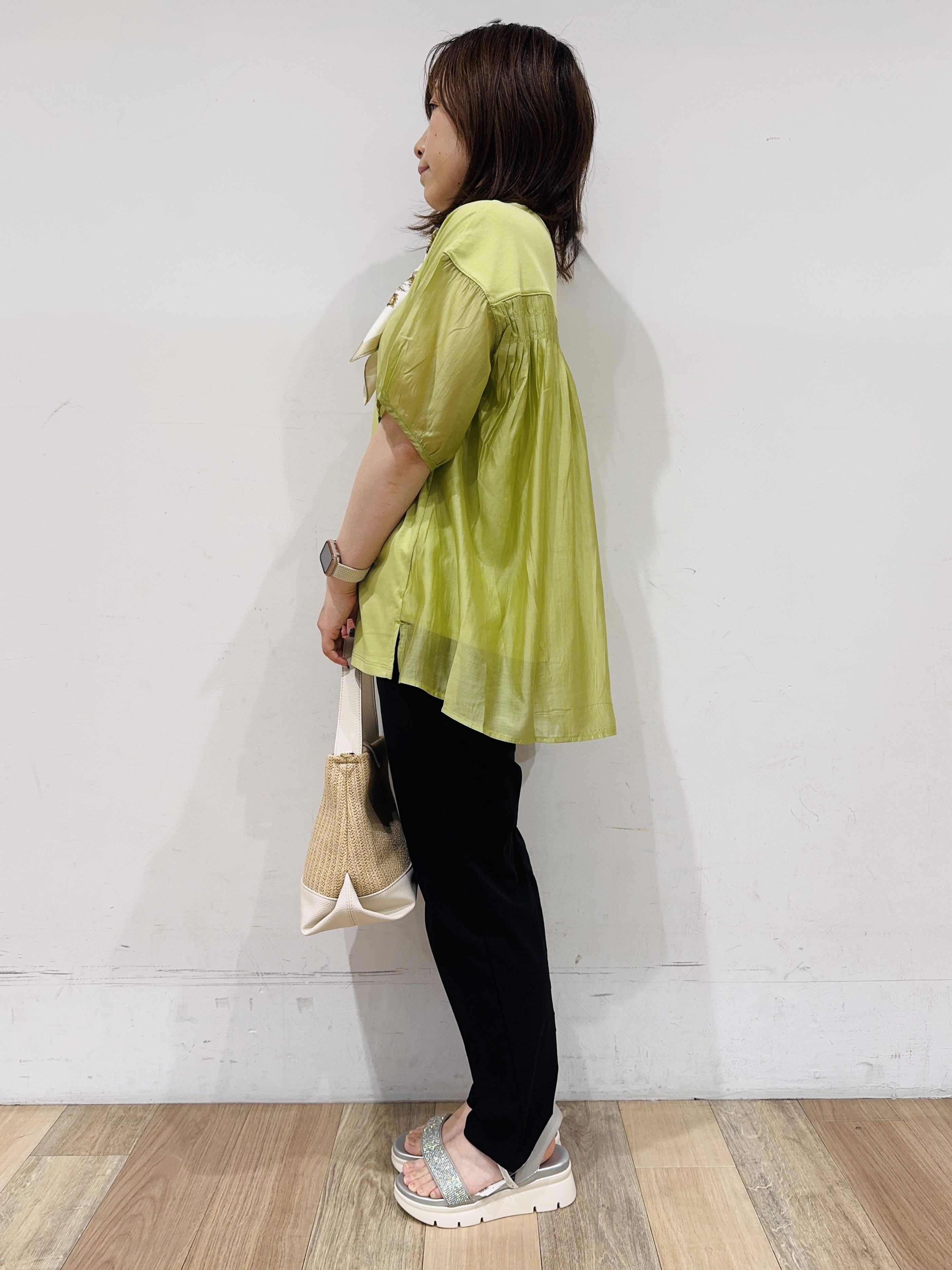 miさんの「grove｜【貴島明日香さん着用/UVカット】体型カバー叶う、バックプリーツTシャツ」を使ったコーディネート