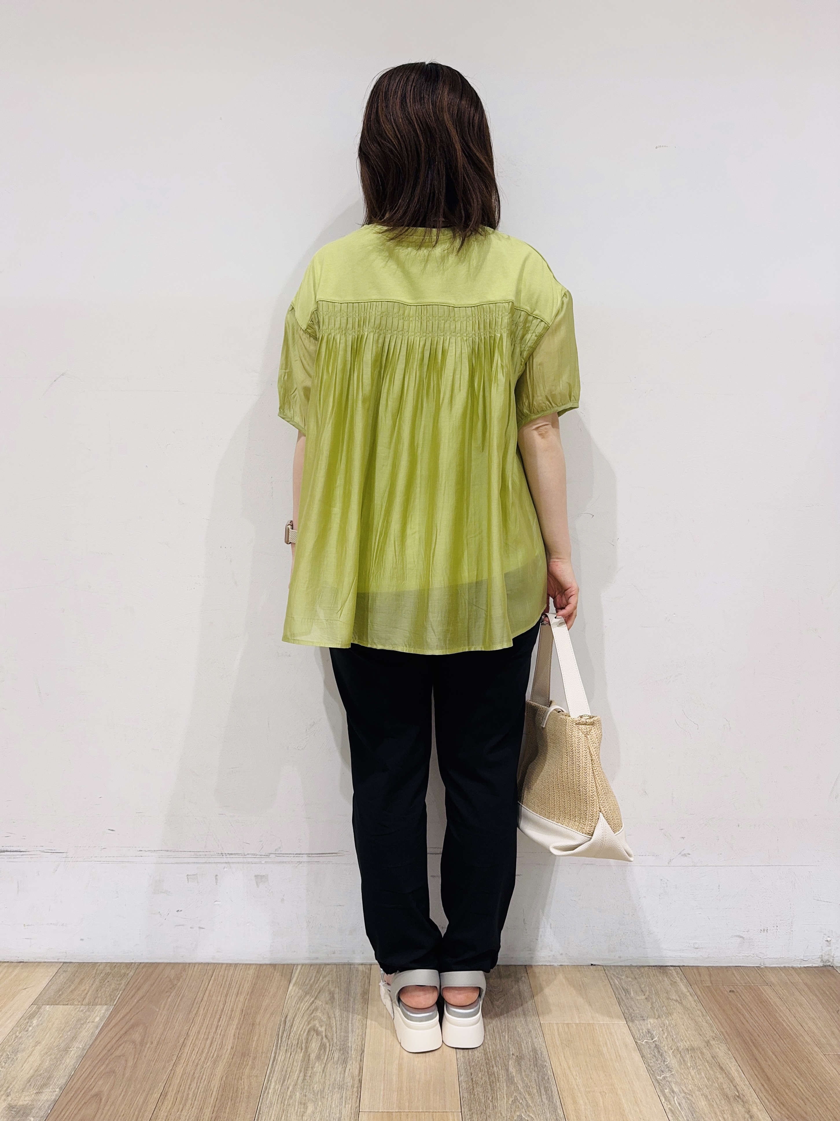miさんの「grove｜【貴島明日香さん着用/UVカット】体型カバー叶う、バックプリーツTシャツ」を使ったコーディネート