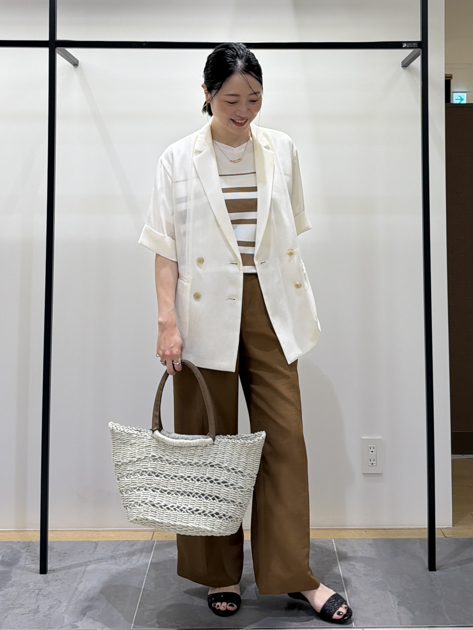 shihoさんの「INDIVI｜【洗える／メッシュ素材／SETUP可能】半袖シアージャケット」を使ったコーディネート