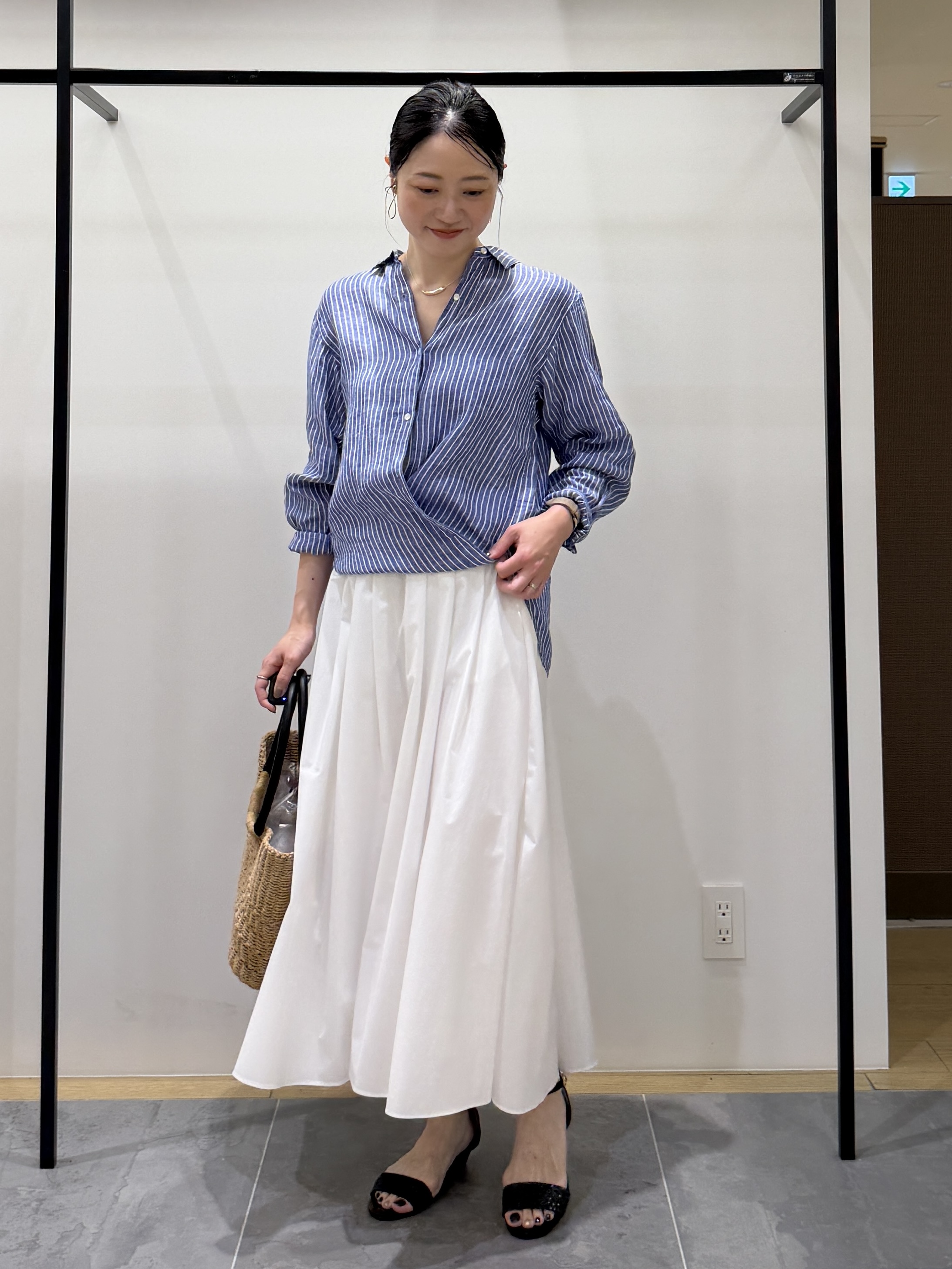 shihoさんの「INDIVI｜【接触冷感／2WAY】カシュクールリネンシャツ」を使ったコーディネート