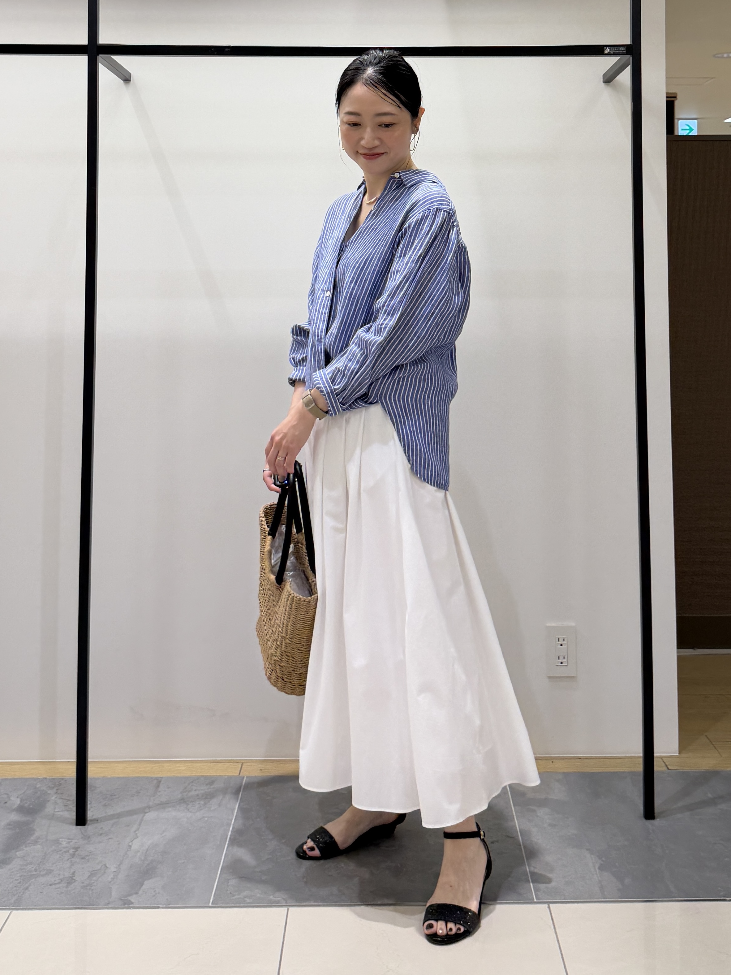 shihoさんの「INDIVI｜【接触冷感／2WAY】カシュクールリネンシャツ」を使ったコーディネート