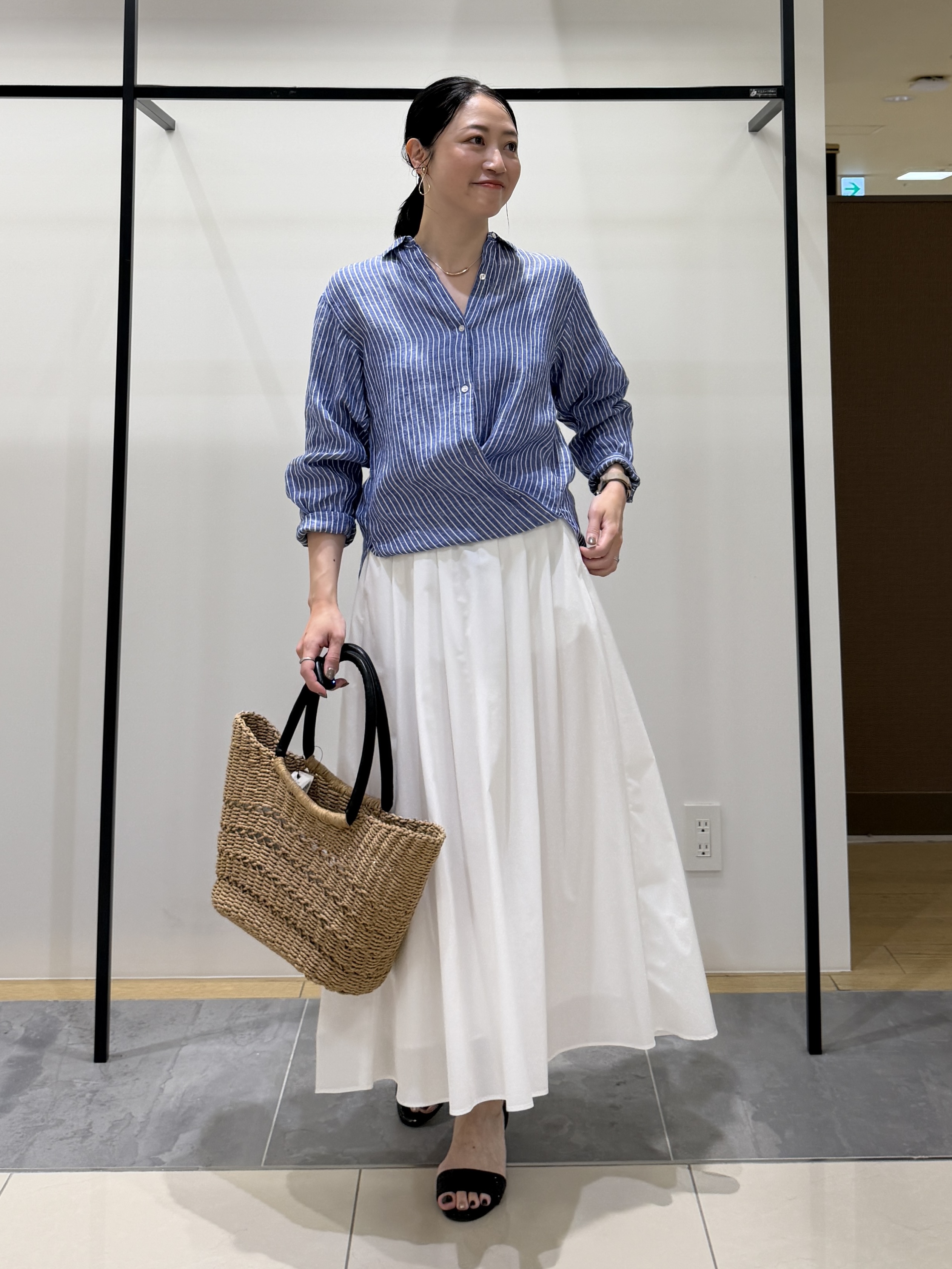 shihoさんの「INDIVI｜【接触冷感／2WAY】カシュクールリネンシャツ」を使ったコーディネート