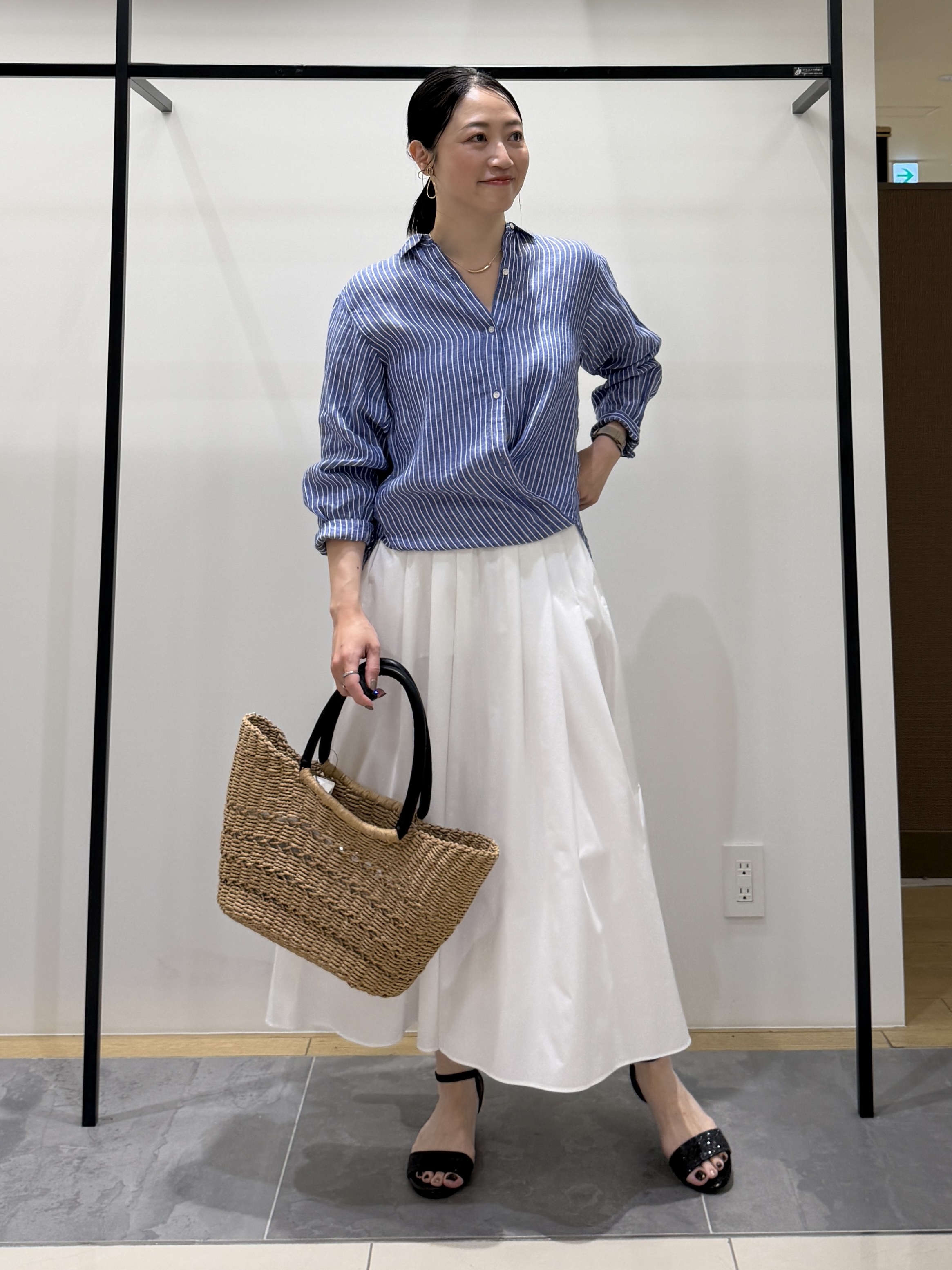 shihoさんの「INDIVI｜【接触冷感／2WAY】カシュクールリネンシャツ」を使ったコーディネート