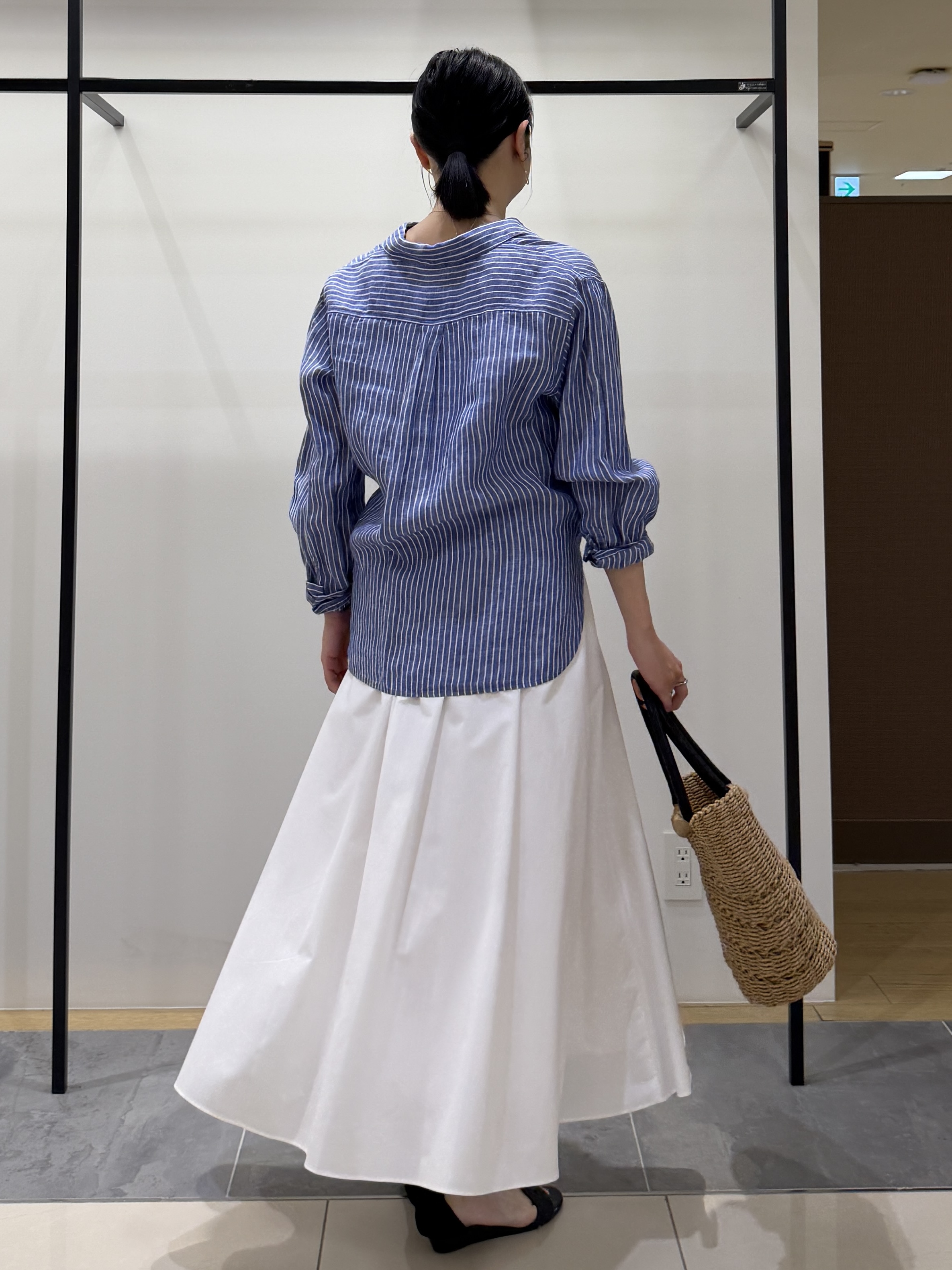 shihoさんの「INDIVI｜【接触冷感／2WAY】カシュクールリネンシャツ」を使ったコーディネート