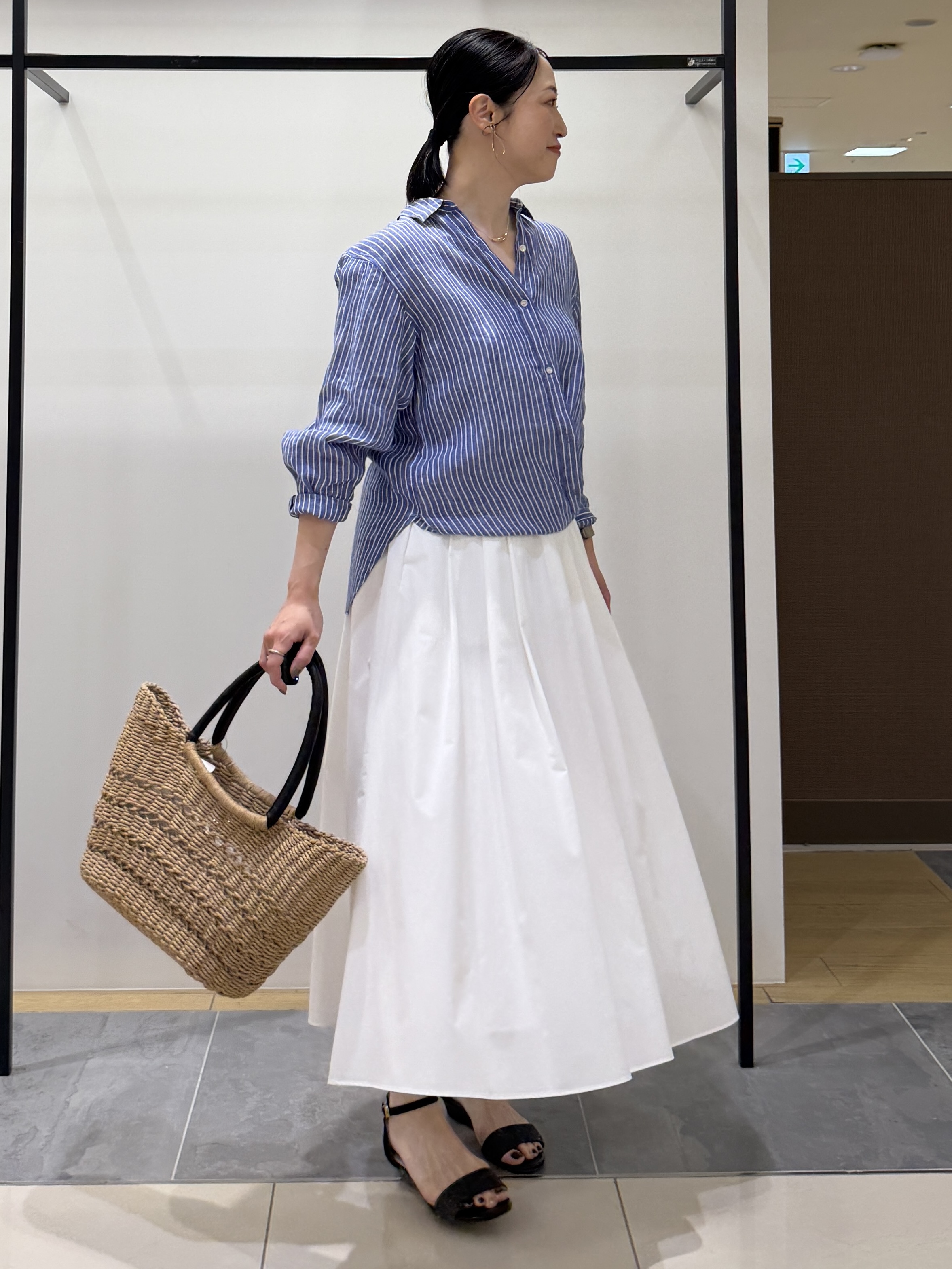 shihoさんの「INDIVI｜【接触冷感／2WAY】カシュクールリネンシャツ」を使ったコーディネート