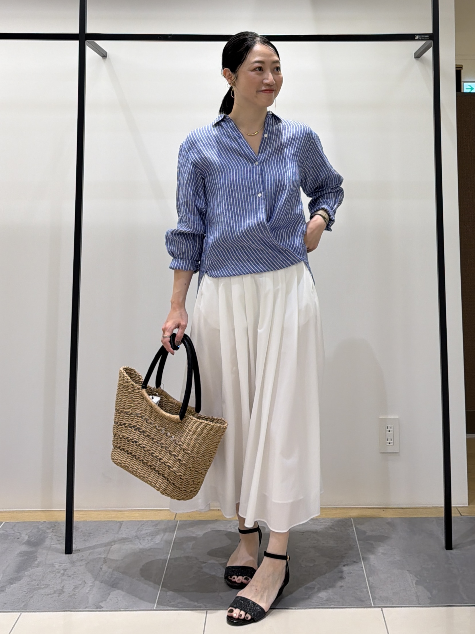 shihoさんの「INDIVI｜【接触冷感／2WAY】カシュクールリネンシャツ」を使ったコーディネート