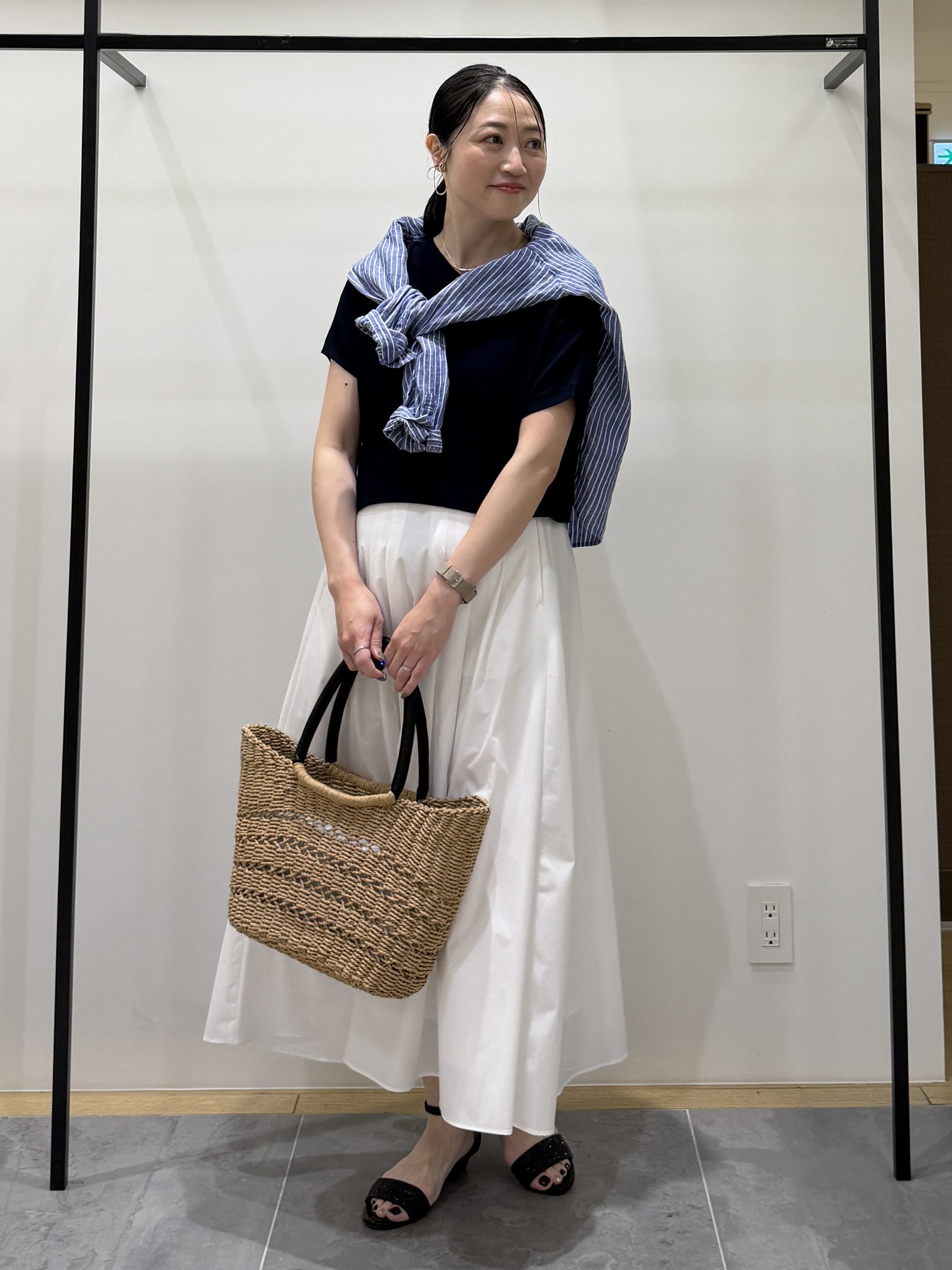 shihoさんの「INDIVI｜【洗える】ガーター編みVネックニットT」を使ったコーディネート