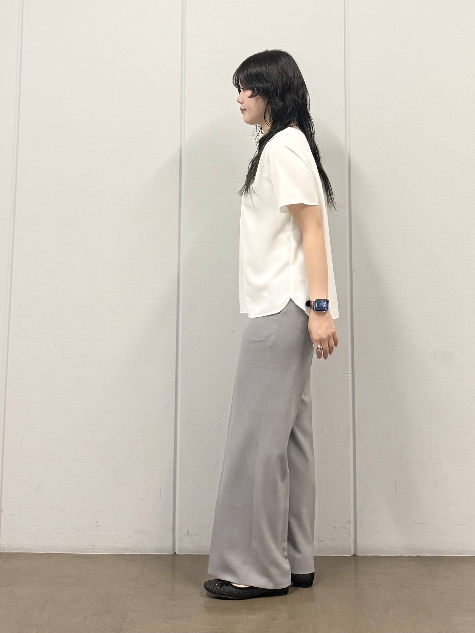 mizukiさんの「INDIVI｜【洗える／UVケア】幾何学柄＆無地 タックVネック 半袖ブラウス」を使ったコーディネート