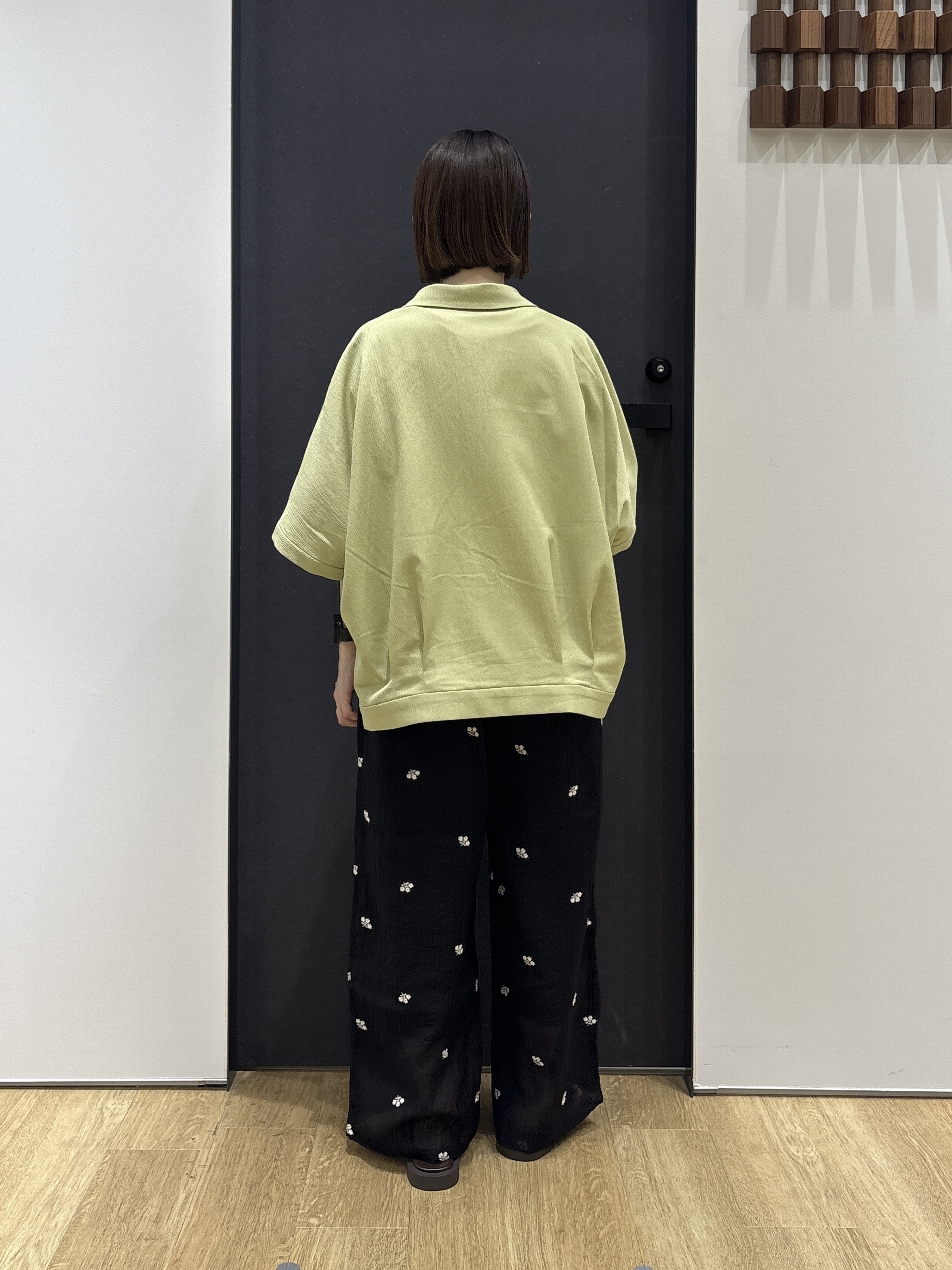 risaさんの「Dessin｜タックヘム クロップドシュリンクシャツ」を使ったコーディネート