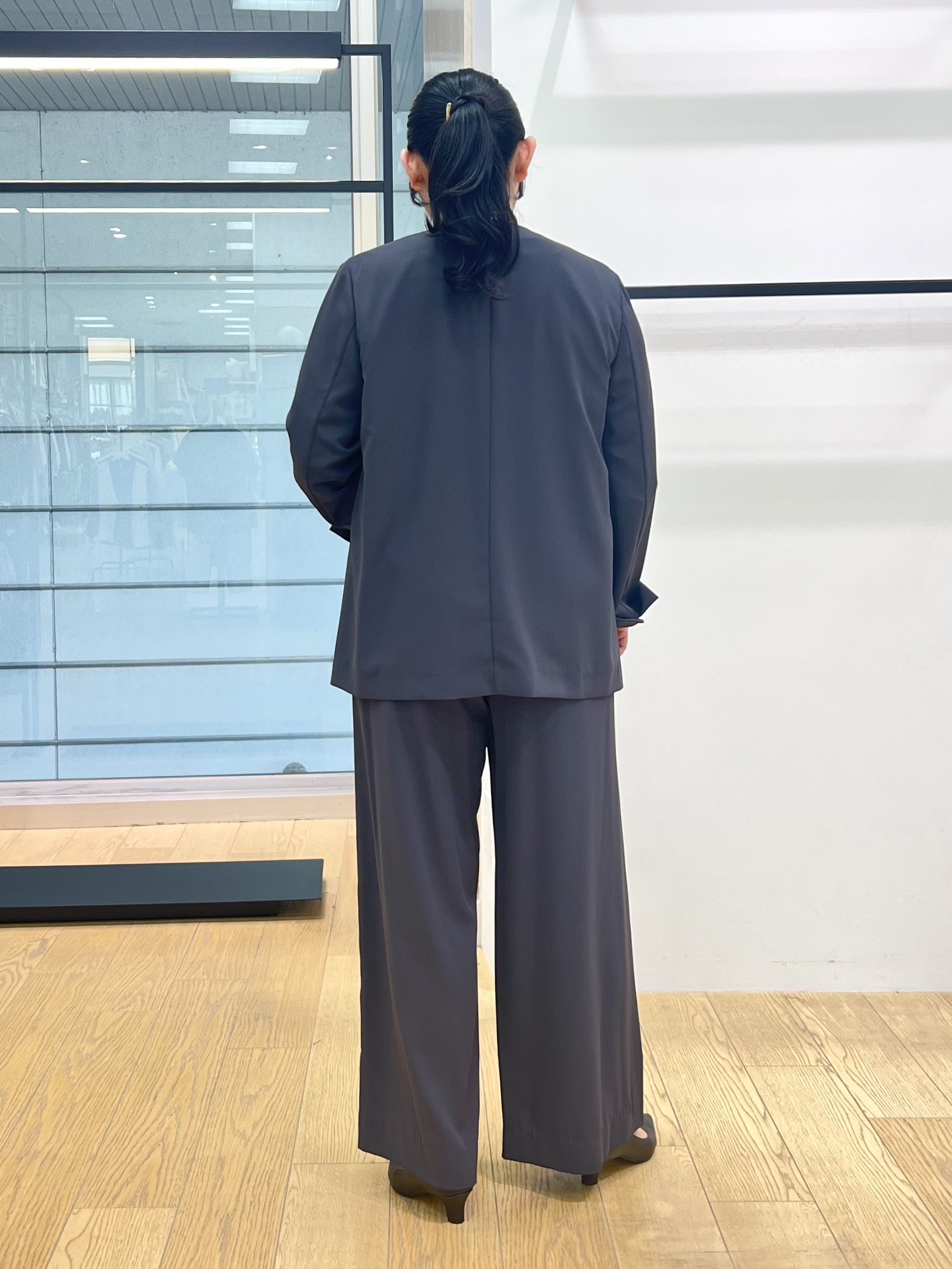 shimaさんの「INDIVI｜【さらに軽く軽快！／着る日傘】ノーカラージャケット」を使ったコーディネート