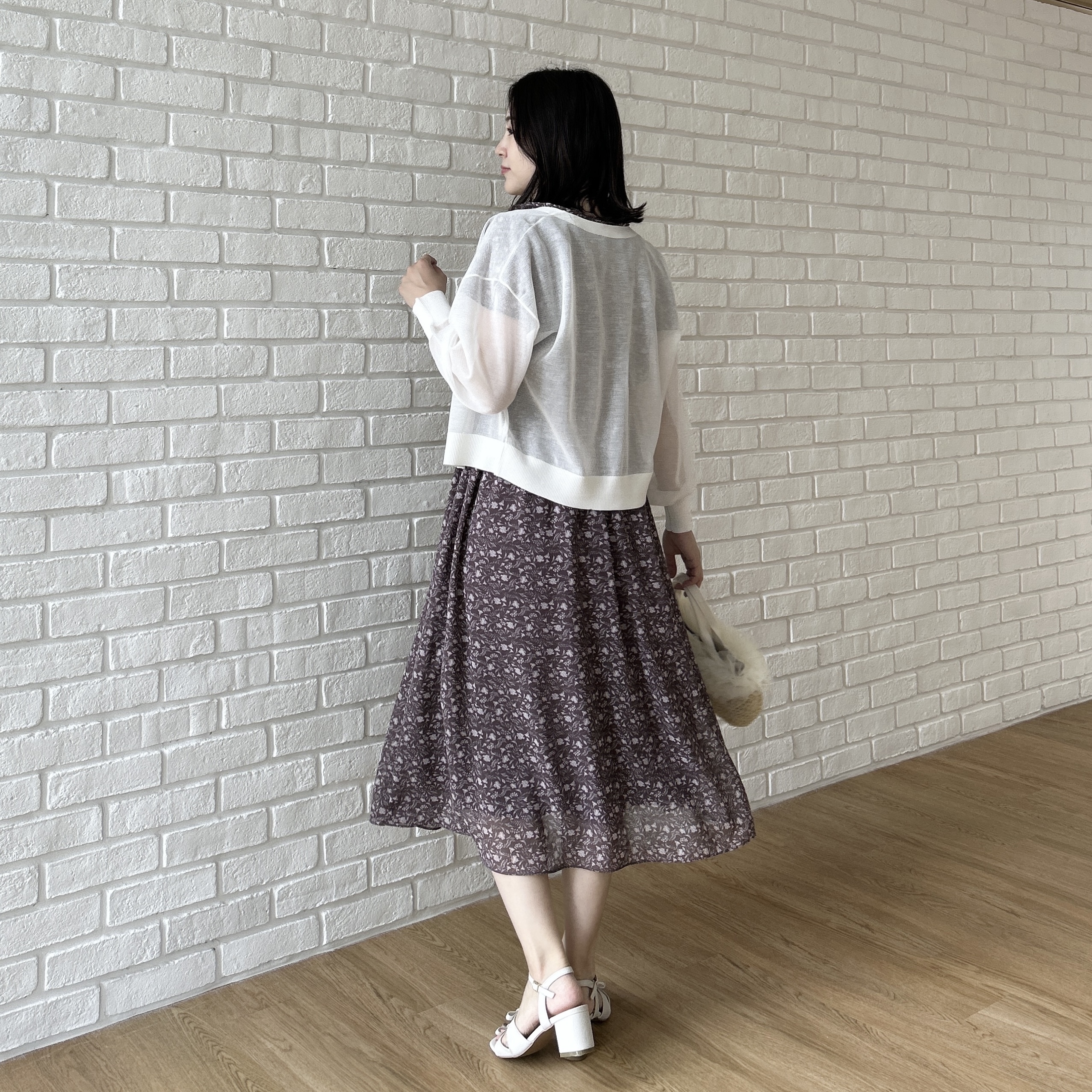 shinoさんの「Couture brooch｜【洗える・パール調釦】愛されシアーカーディガン」を使ったコーディネート