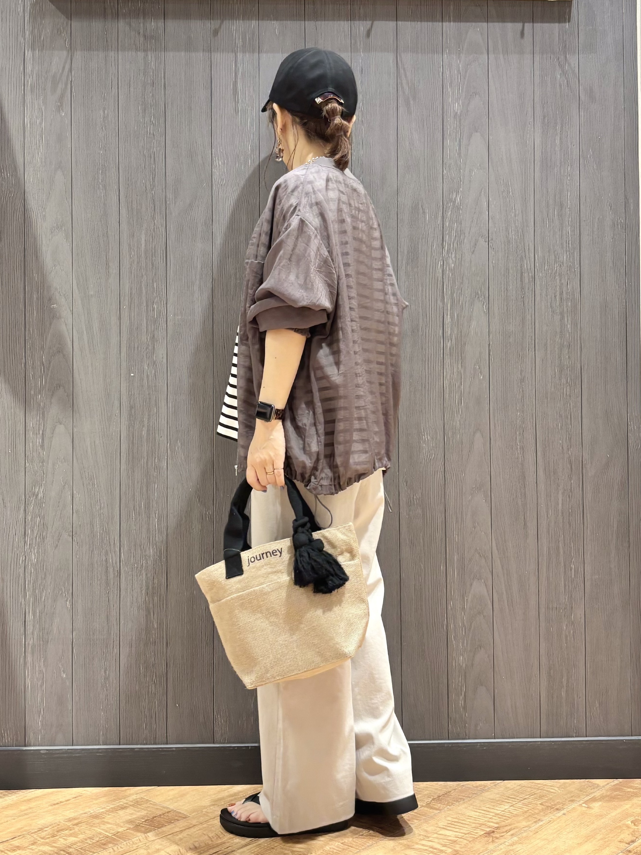 meiさんの「SHOO･LA･RUE｜【S-LL/洗濯機可】1枚持っておくと安心 程よい透け感のシアーリブブルゾン」を使ったコーディネート