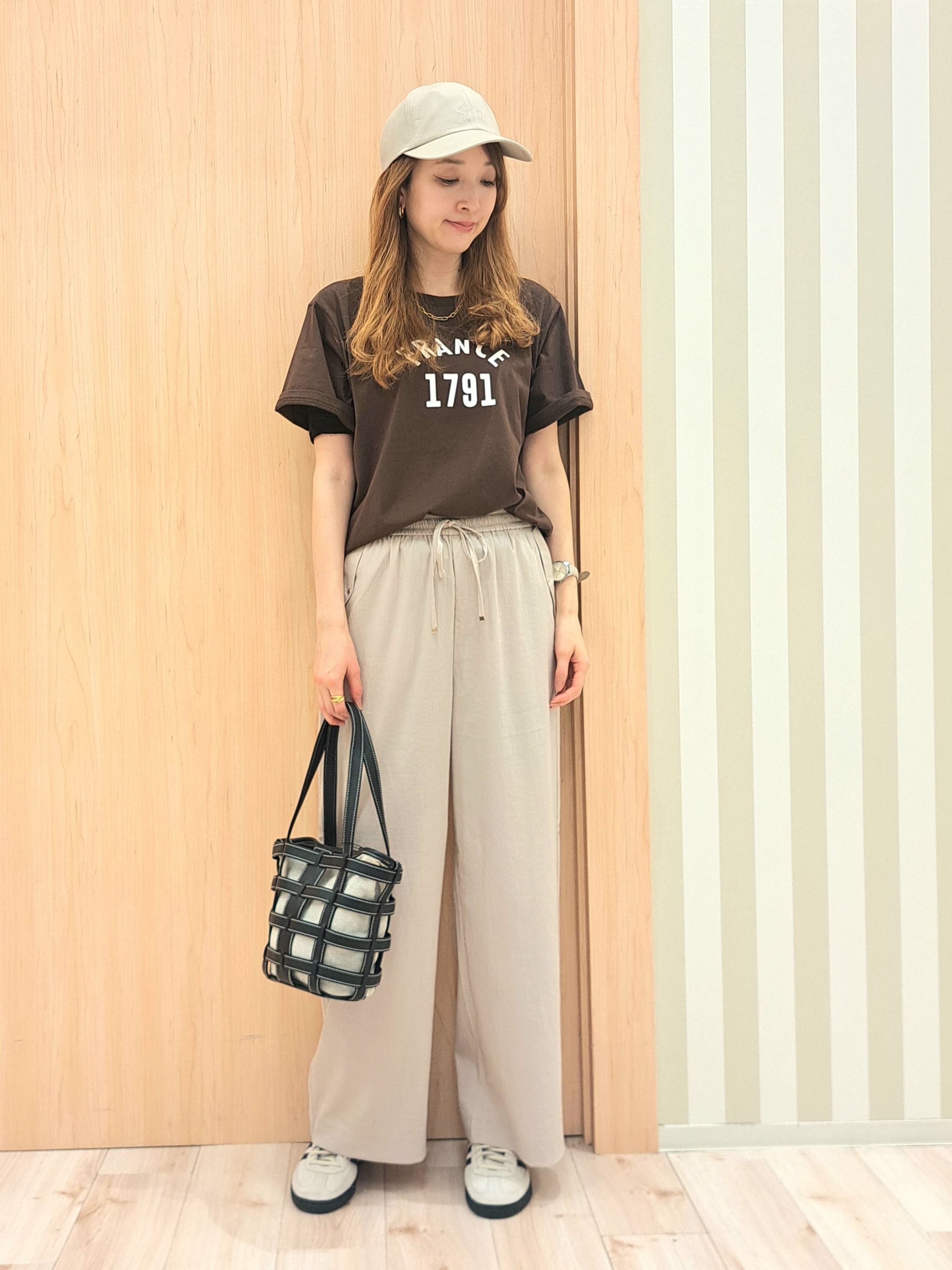 kanaさんの「SHOO･LA･RUE｜【綿100%/ひんやり/S-LL】選べる3柄 大人のプリントTシャツ」を使ったコーディネート
