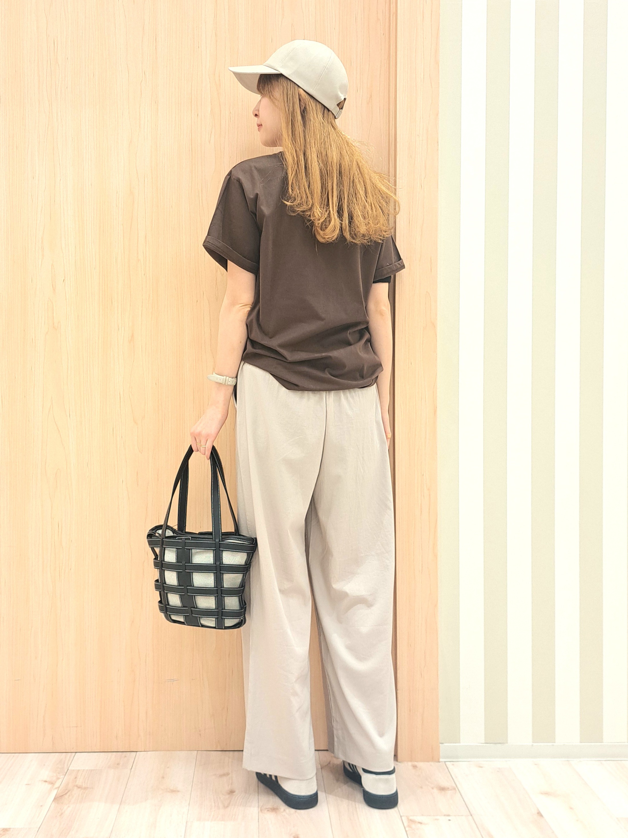 kanaさんの「SHOO･LA･RUE｜【綿100%/ひんやり/S-LL】選べる3柄 大人のプリントTシャツ」を使ったコーディネート