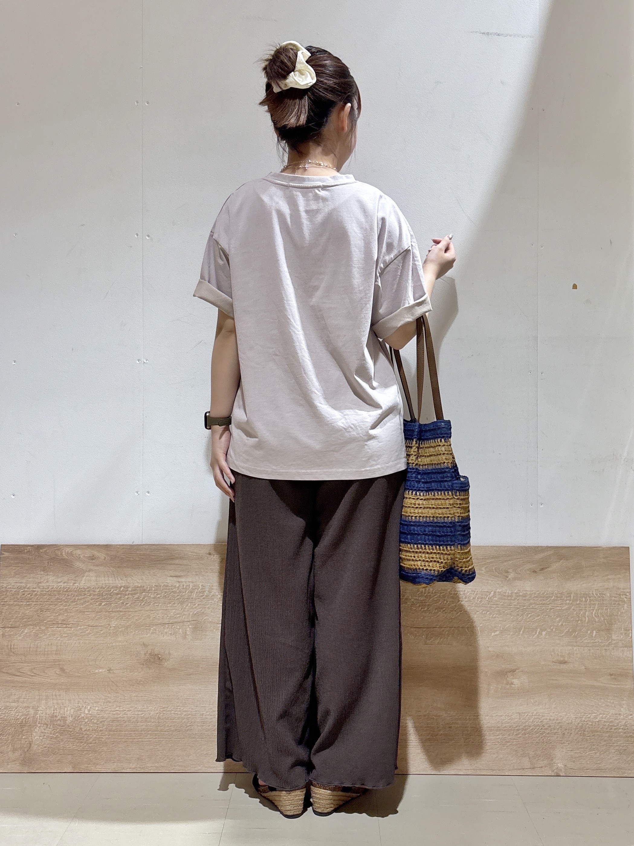 るねさんの「SHOO･LA･RUE｜【ひんやり/S-LL/洗濯機可】選べる3柄 ヴィンテージ風こなれアソートTシャツ」を使ったコーディネート